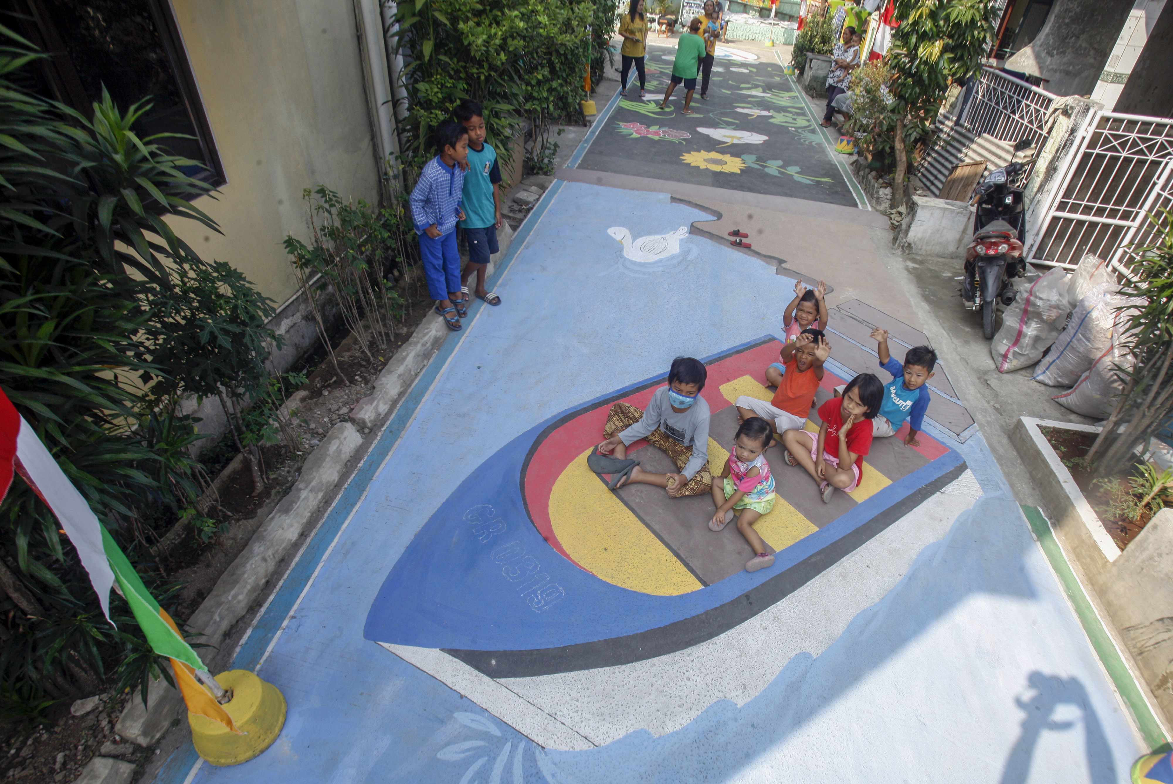 Lukisan Tiga Dimensi Mempercantik Jalan Perumahan