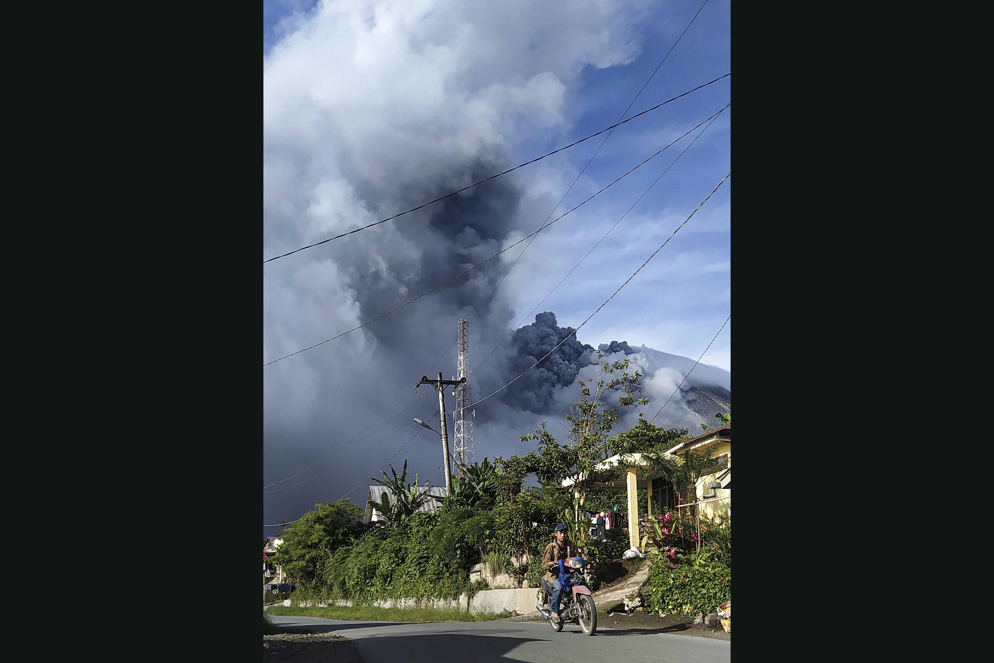 Gunung Sinabung Kembali Erupsi