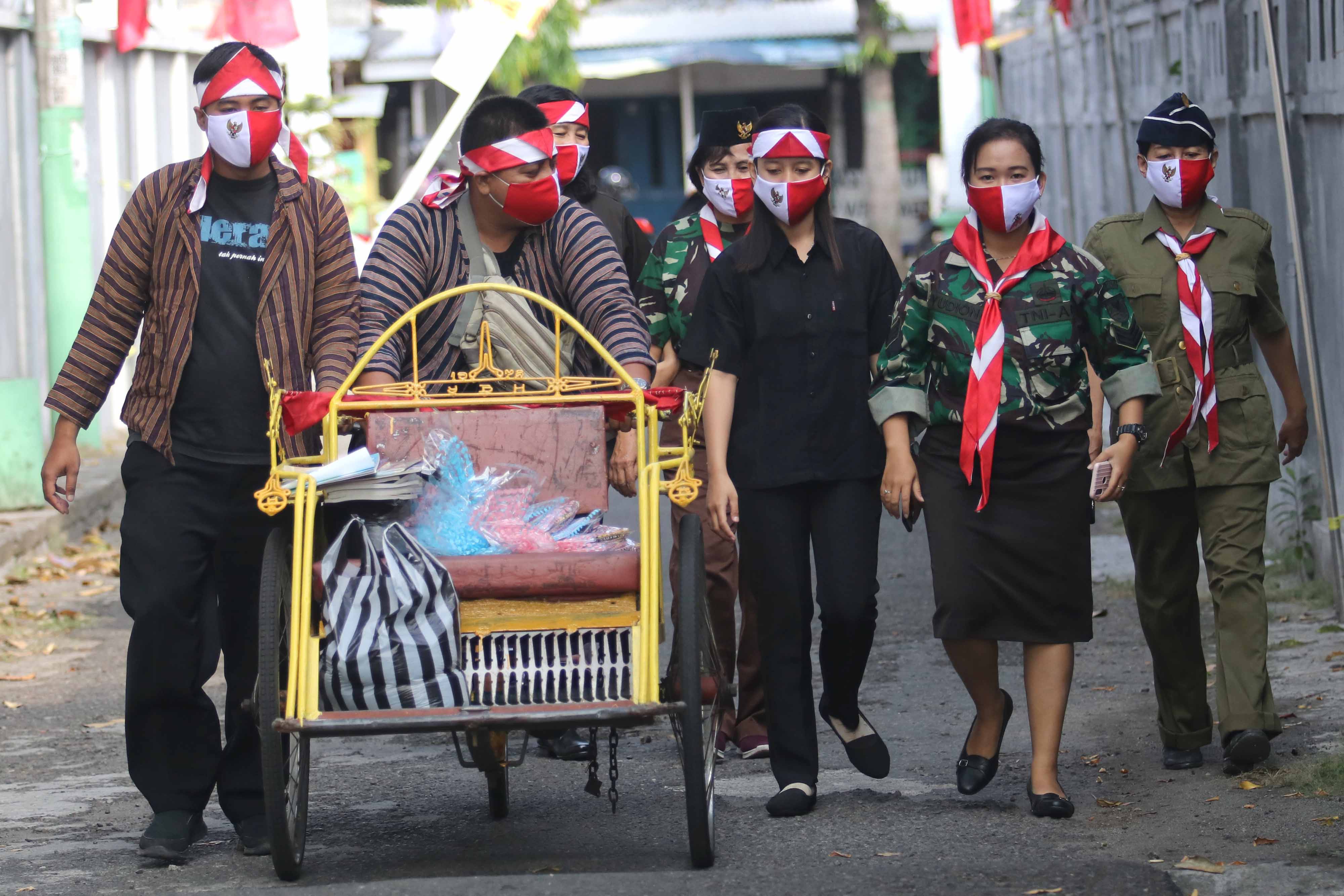 Kunjungan Guru Bertema HUT Kemerdekaan RI