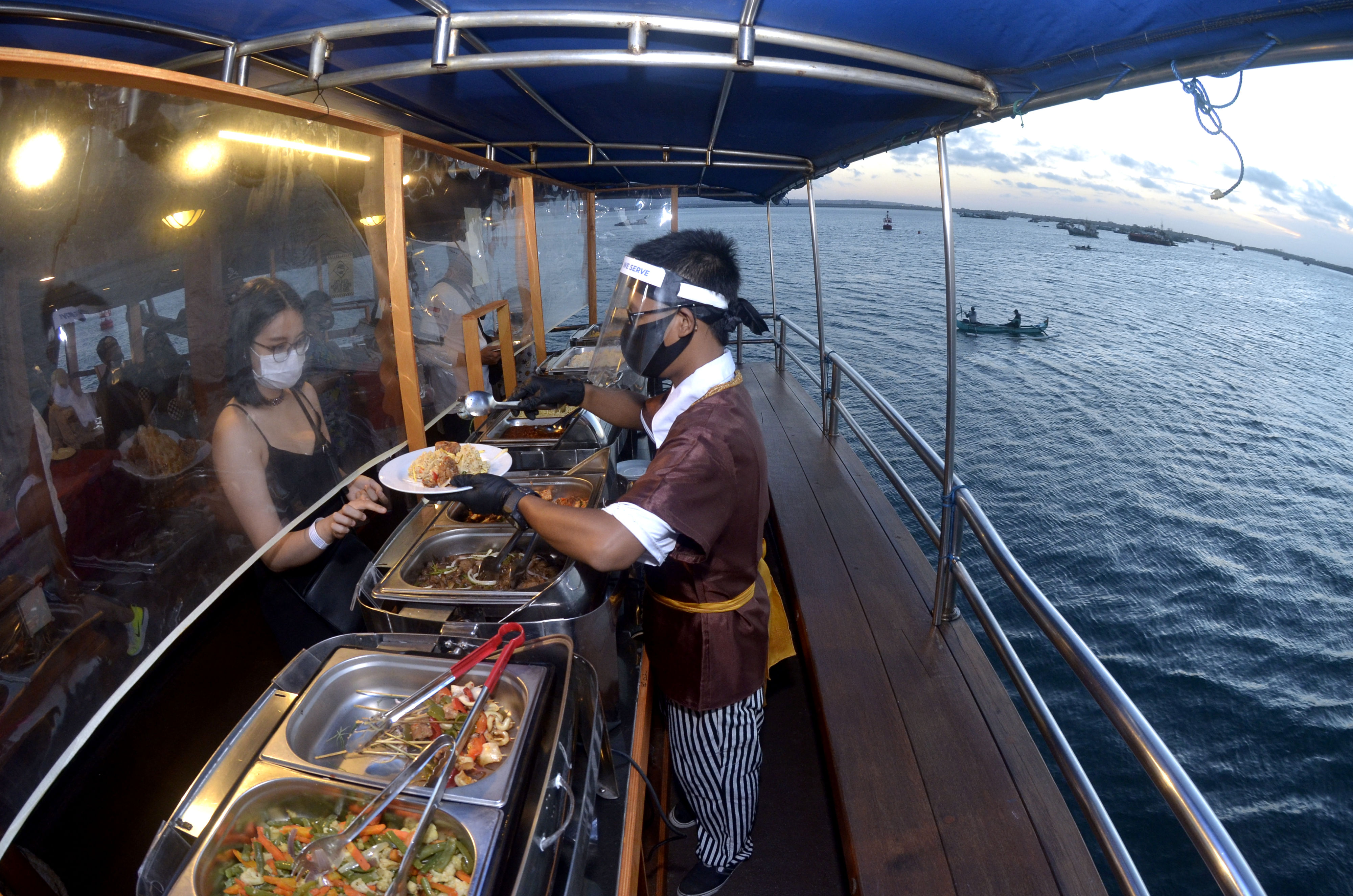 Kapal Wisata Kembali Membuka Atraksi