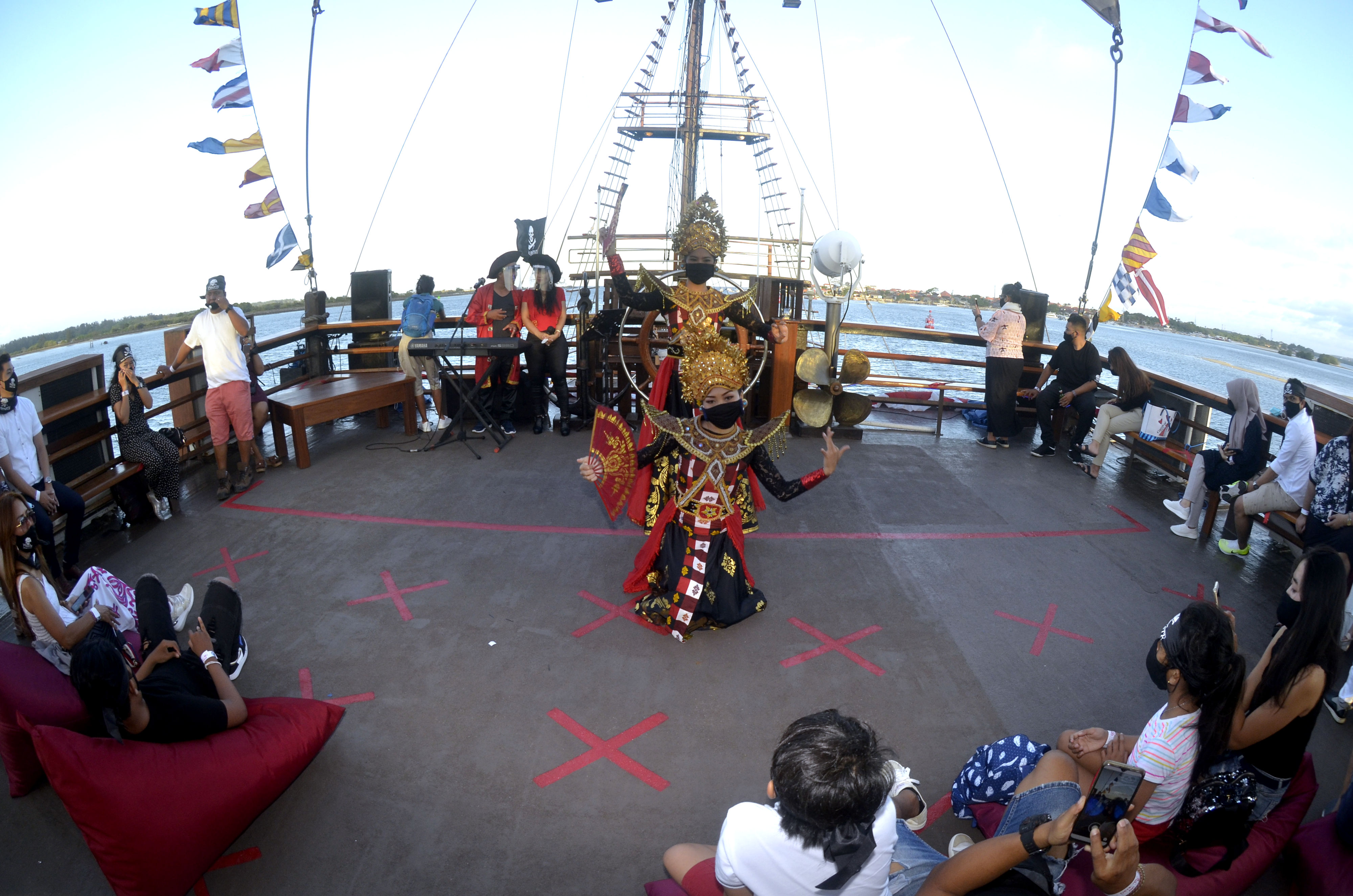 Kapal Wisata Kembali Membuka Atraksi