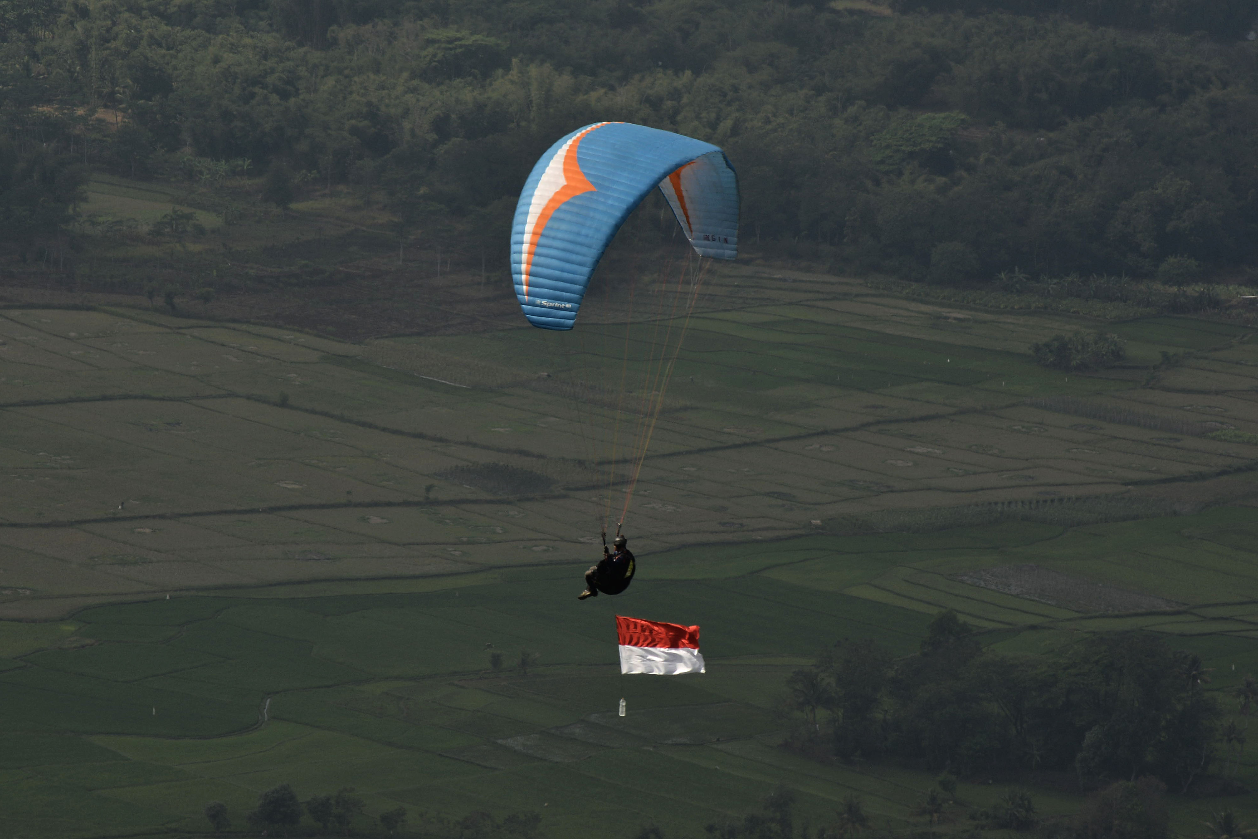 Latihan  Atlet Paralayang