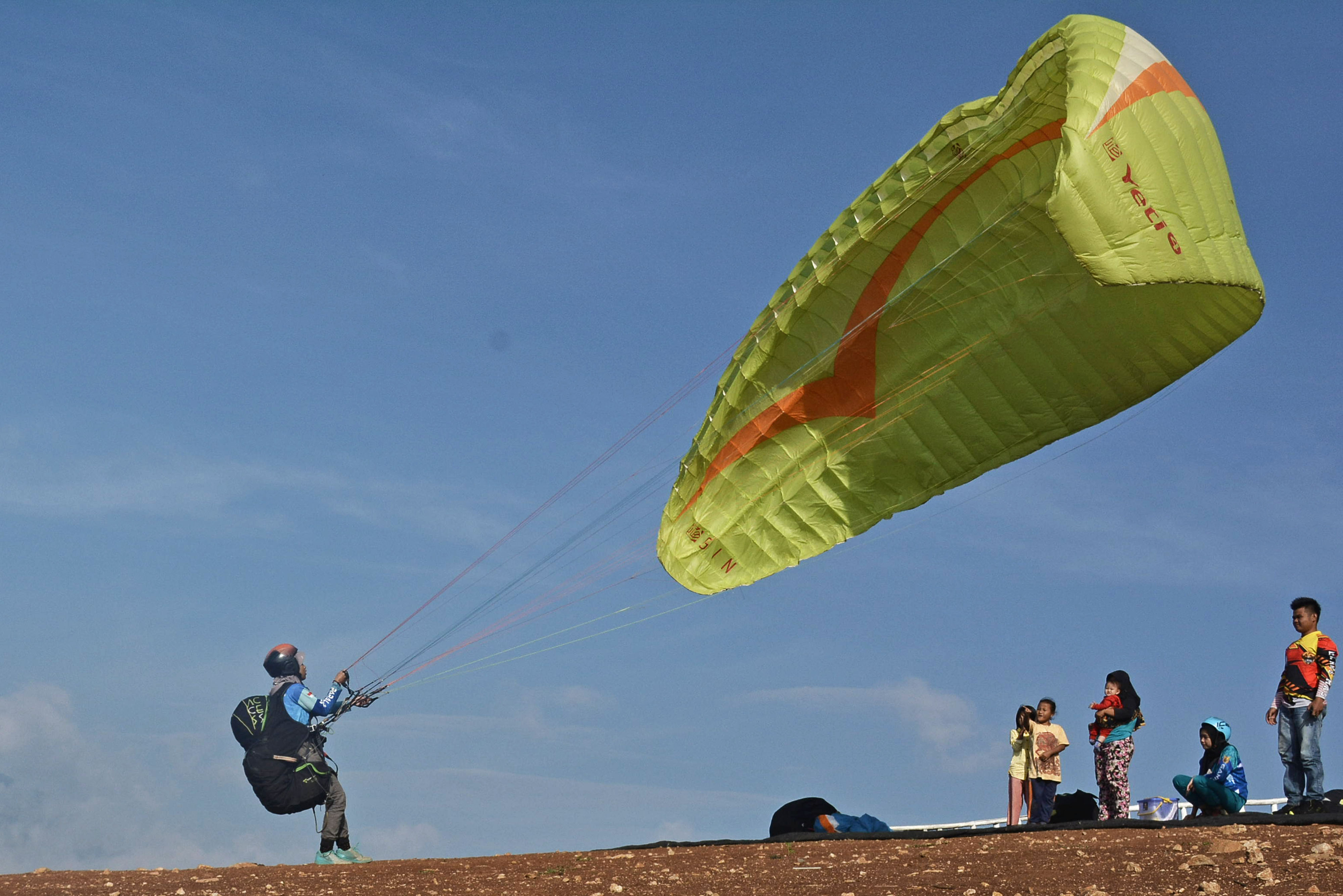 Latihan  Atlet Paralayang