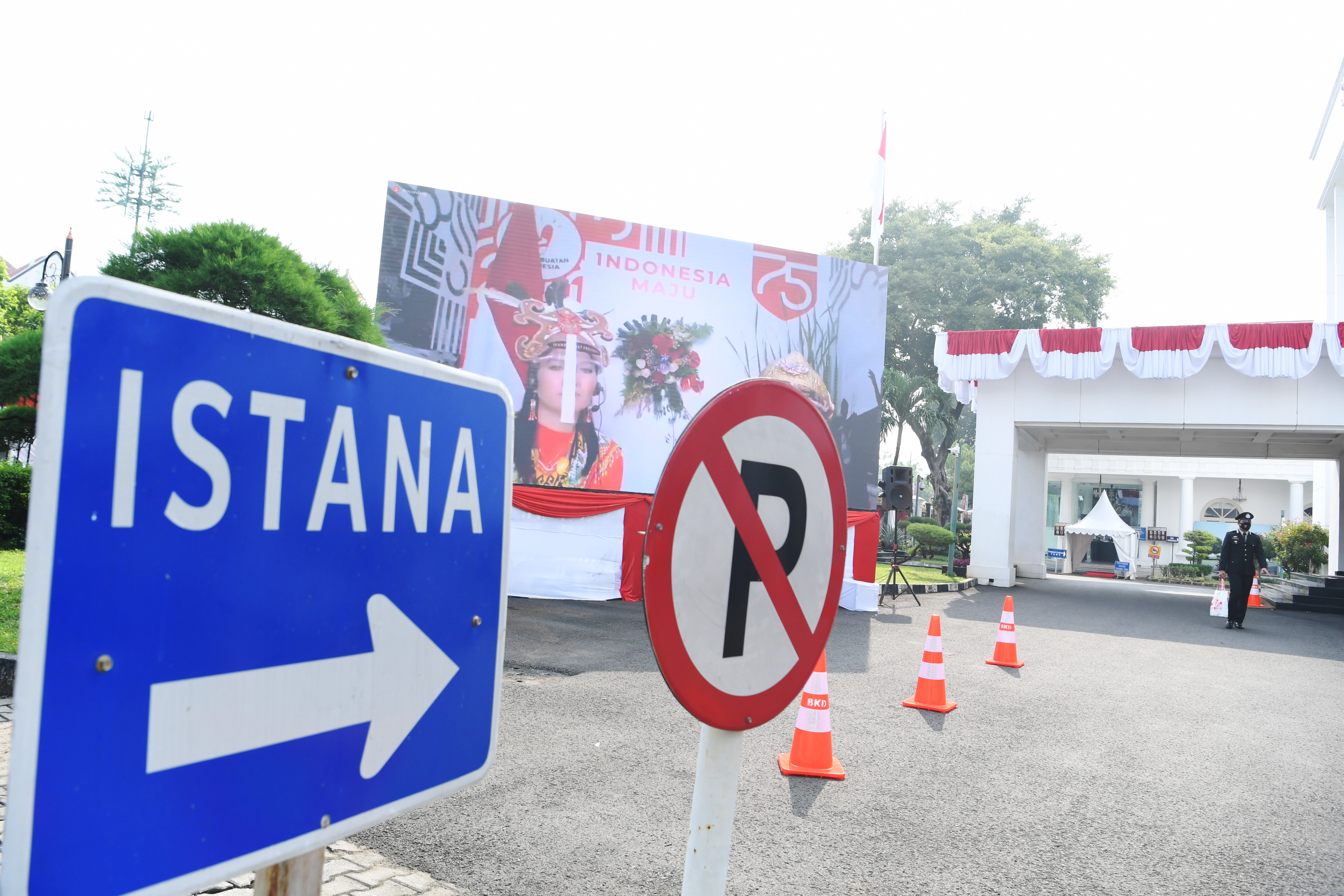  Peringatan HUT ke-75 RI di Istana
