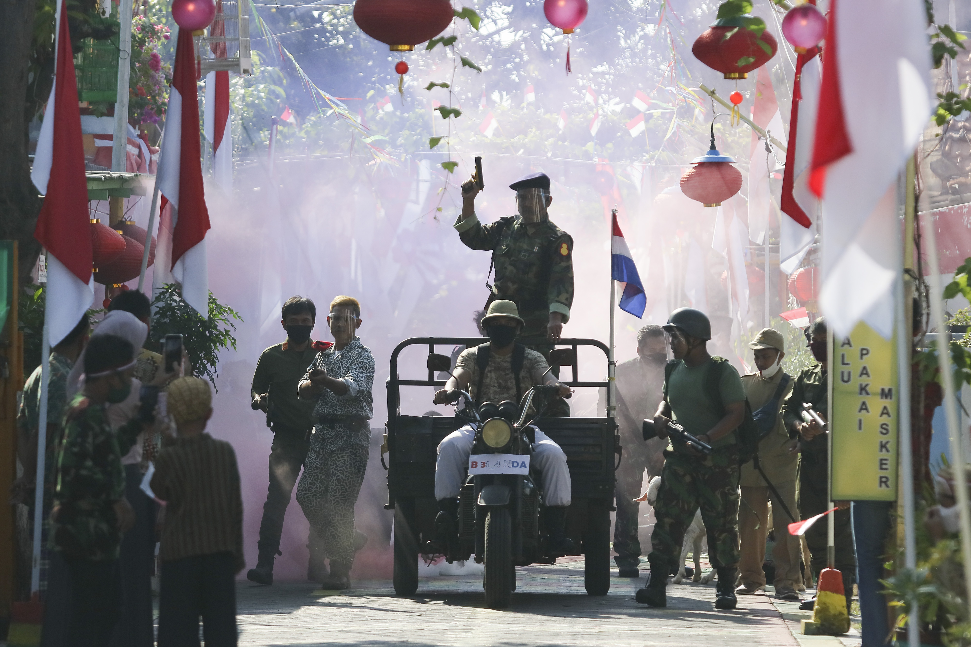 Teatrikal Pertempuran di Kawasan Mulyorejo Selatan