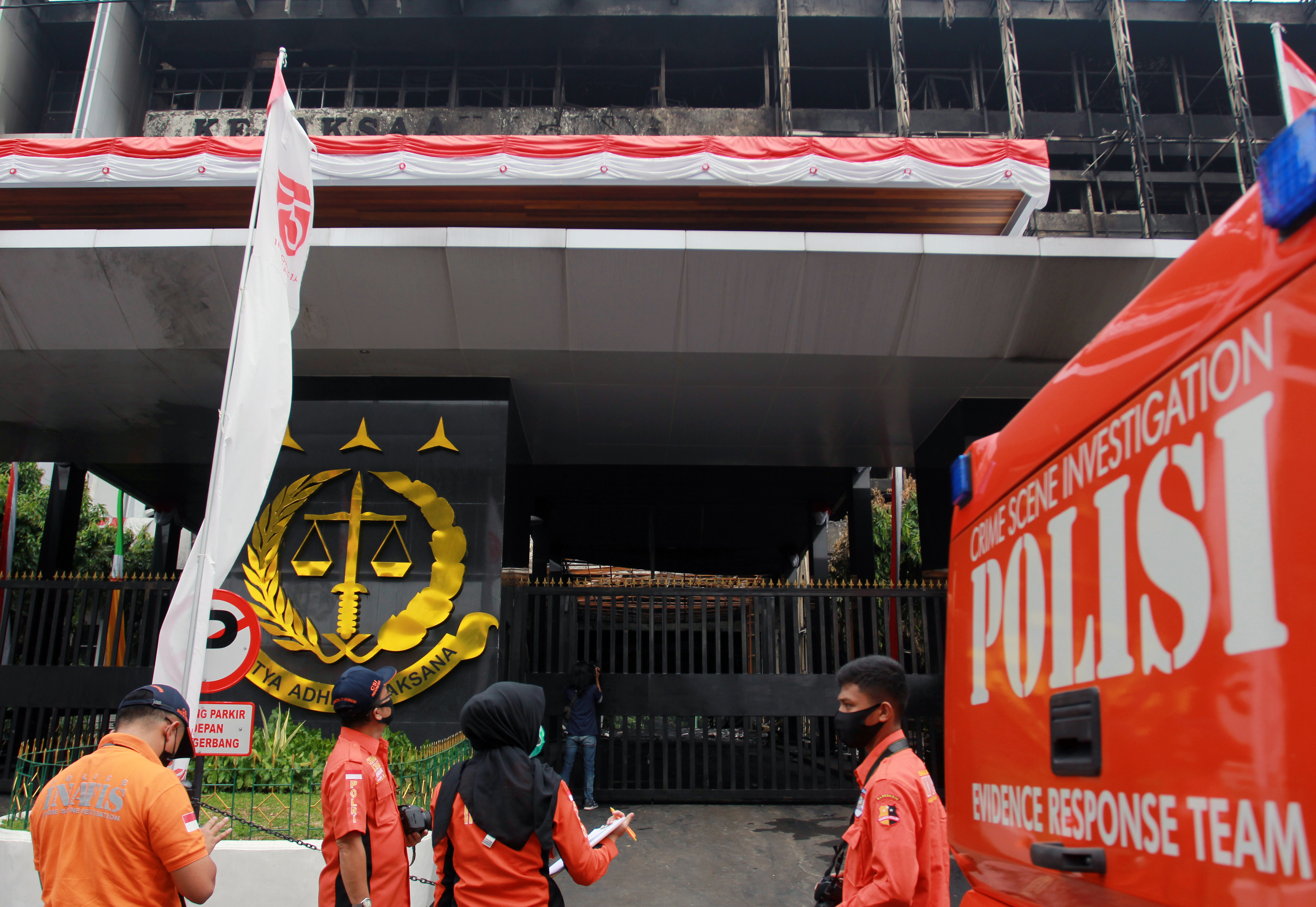 Olah TKP Kebakaran Kejaksaan Agung