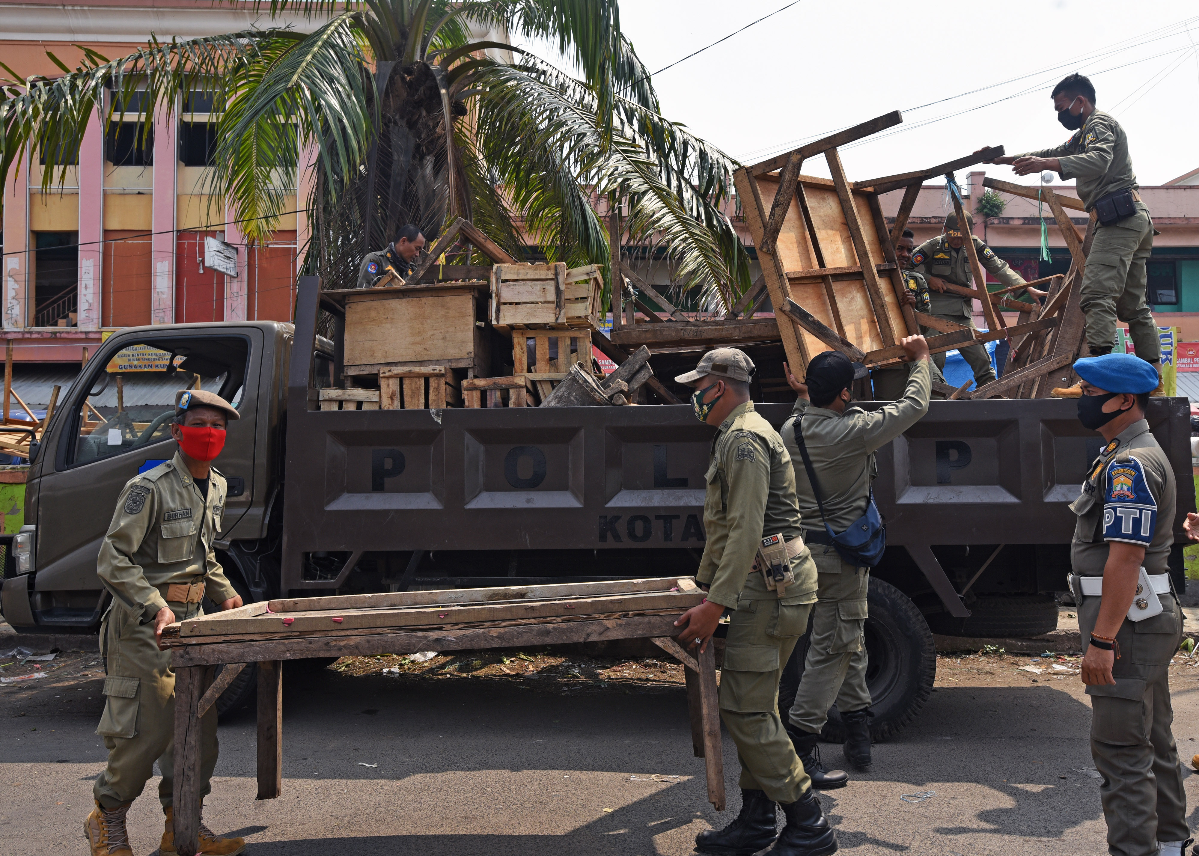 Penertiban PKL Cegah Covid-19
