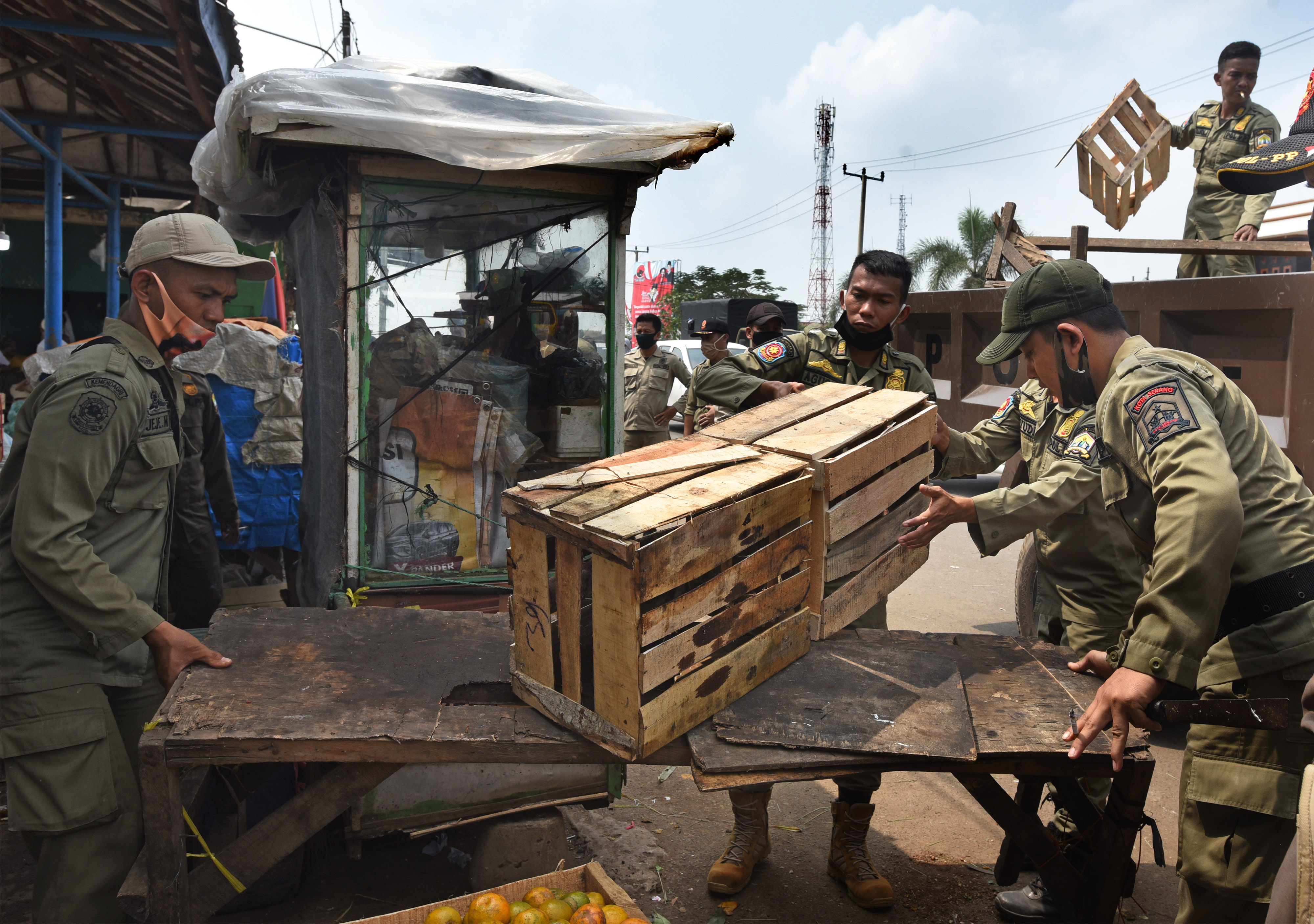 Penertiban PKL Cegah Covid-19