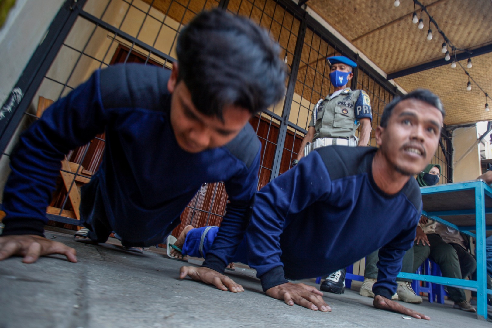 Razia Pengguna Masker di Bogor 
