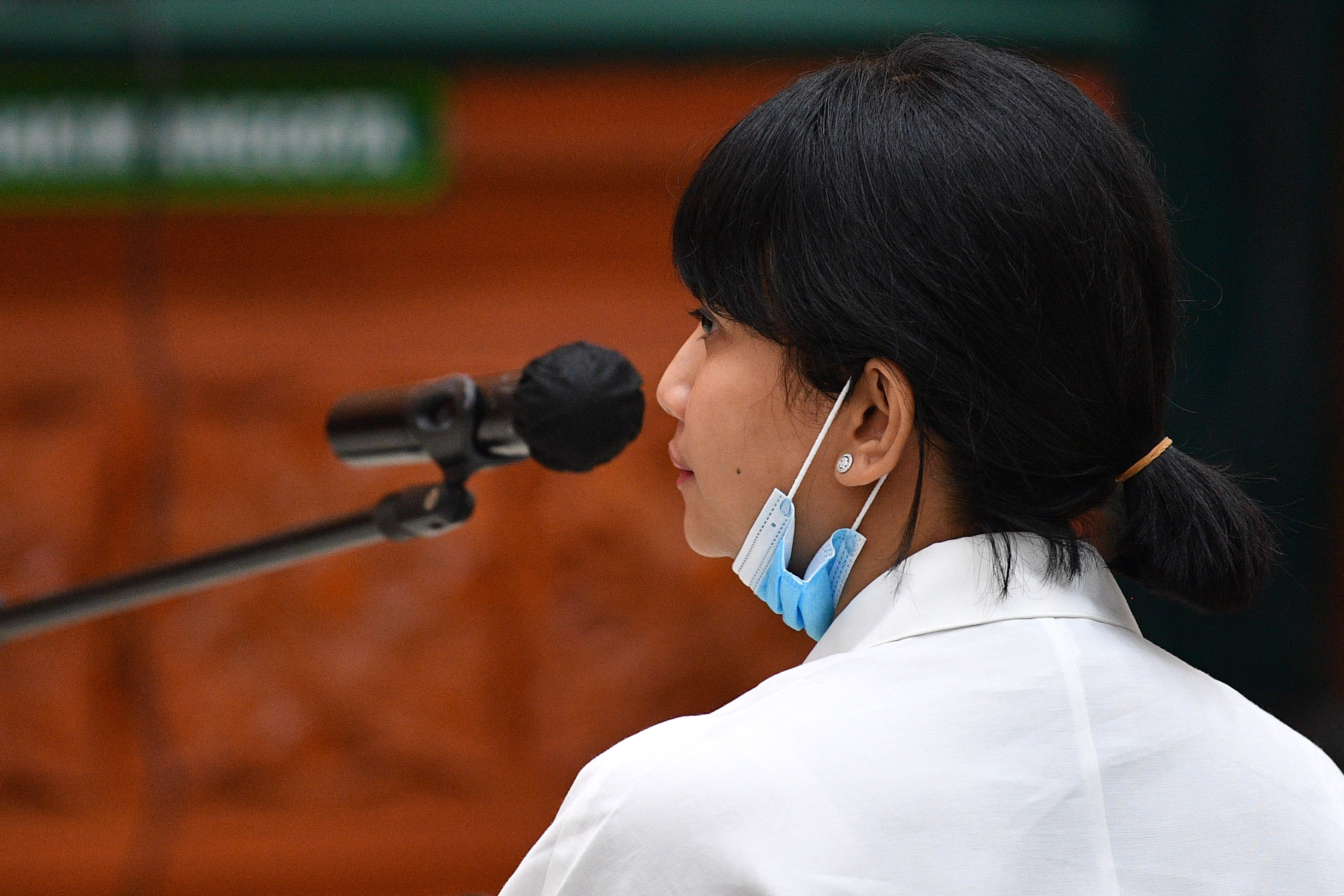 Vanessa Anggel Mengikuti Sidang Perdana Kasus Narkoba 