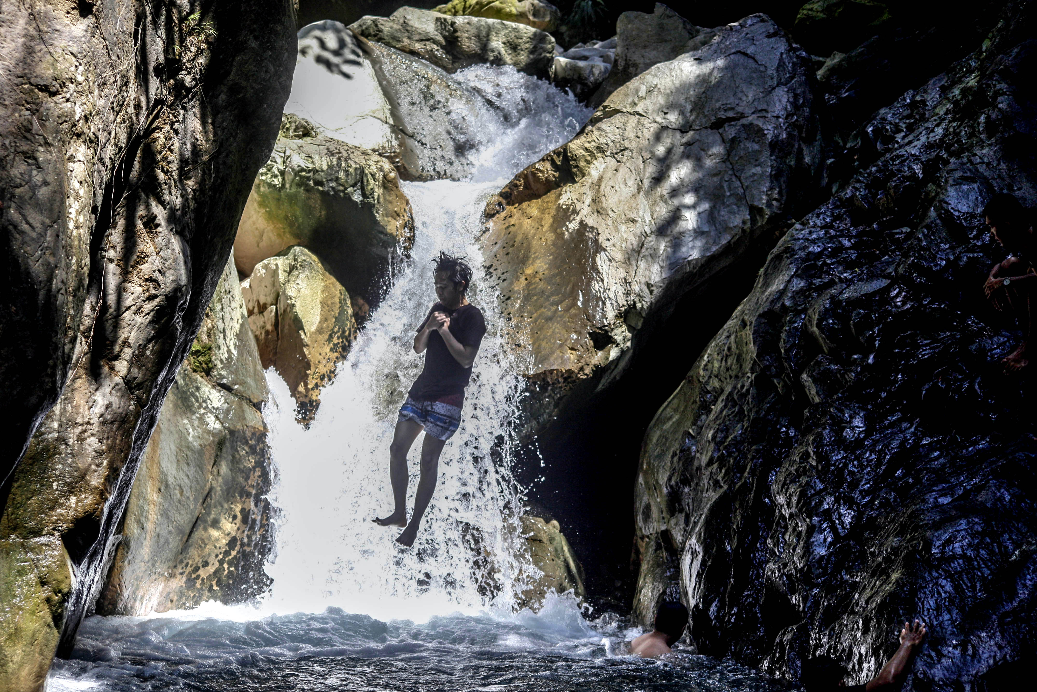 Wisata Air Tejun Leuwi Hejo di Bogor
