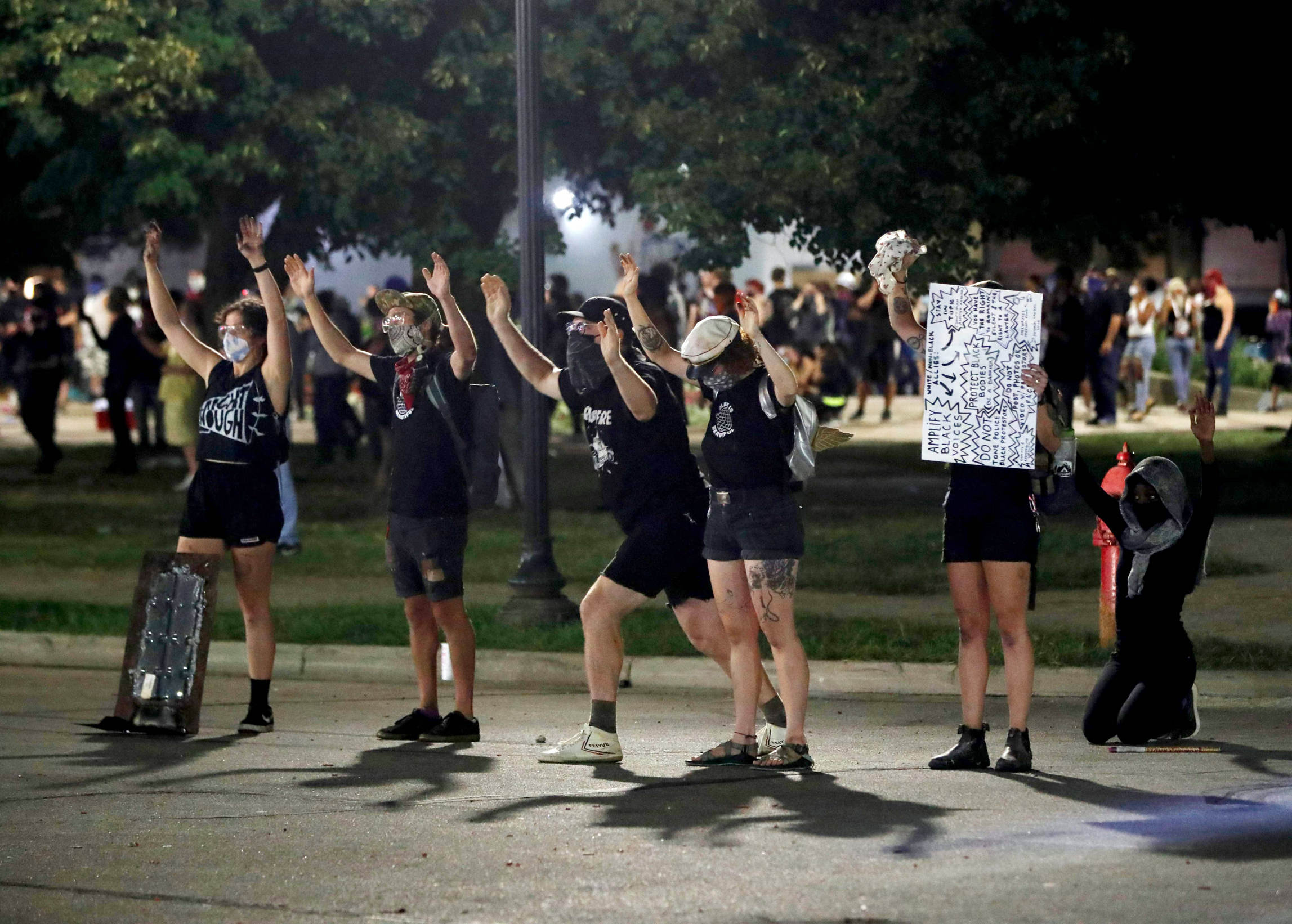 Kebakaran Pabrik Pengolahan Ban Bekas di Riau 