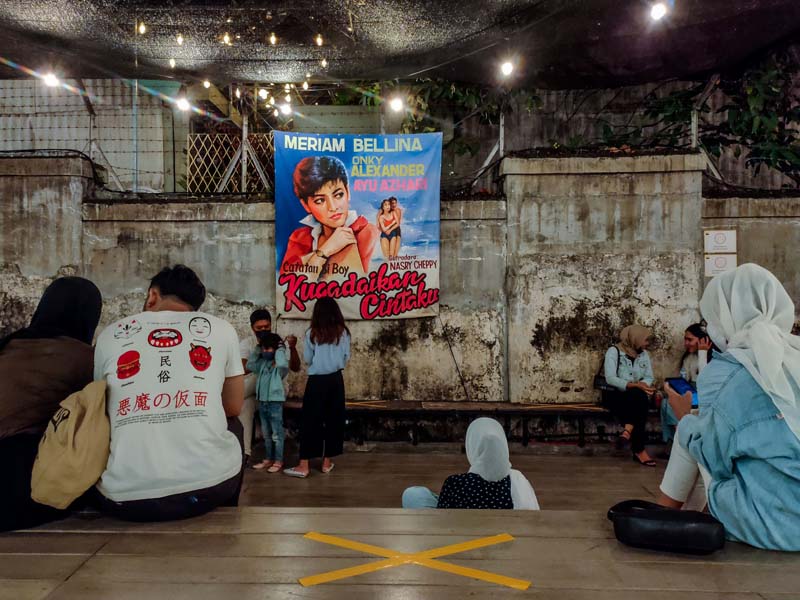 Simulasi Pemutaran Layar Tancap 