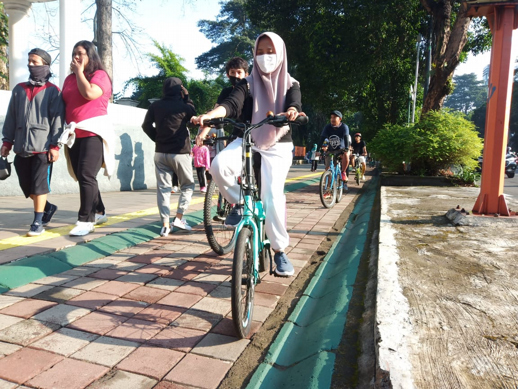 Menikmati Segarnya Pagi di Sekitar Kebun Raya Bogor