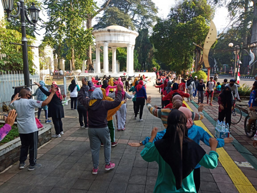 Menikmati Segarnya Pagi di Sekitar Kebun Raya Bogor