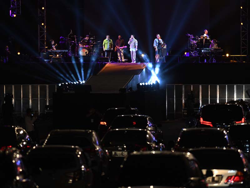 Drive In Konser Kahitna