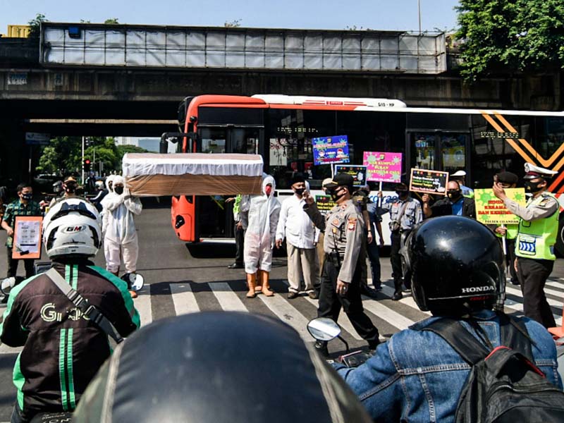  Arak Peti Mati Dalam Sosialisasi Bahaya Virus Covid-19