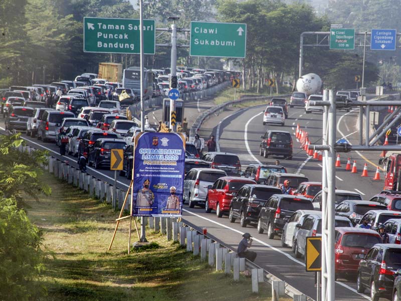 Kepadatan Jalur Wisata Puncak Libur Idul Adha