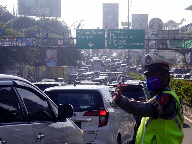 Kepadatan Jalur Wisata Puncak Libur Idul Adha