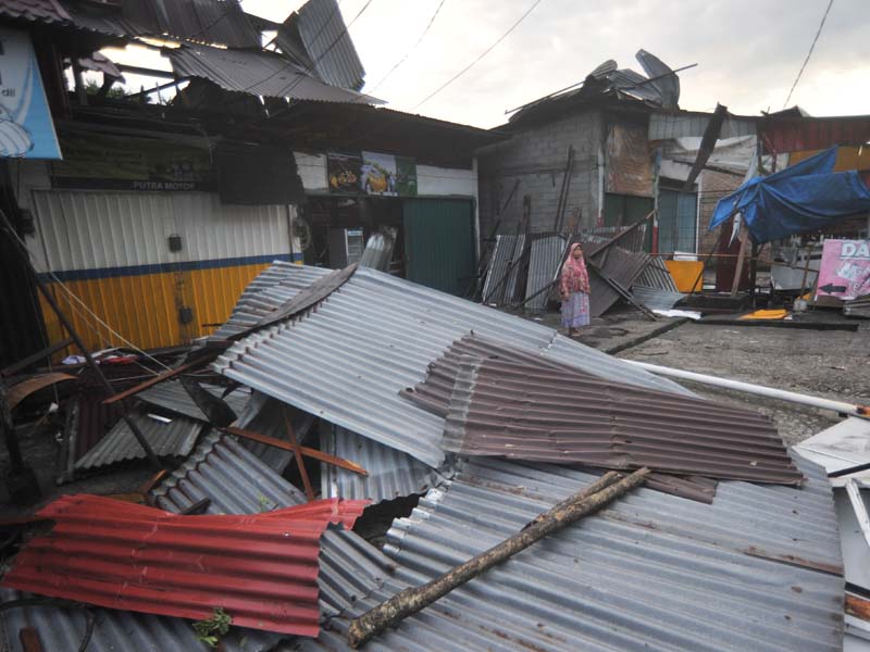 Dampak Puting Beliung di Padang