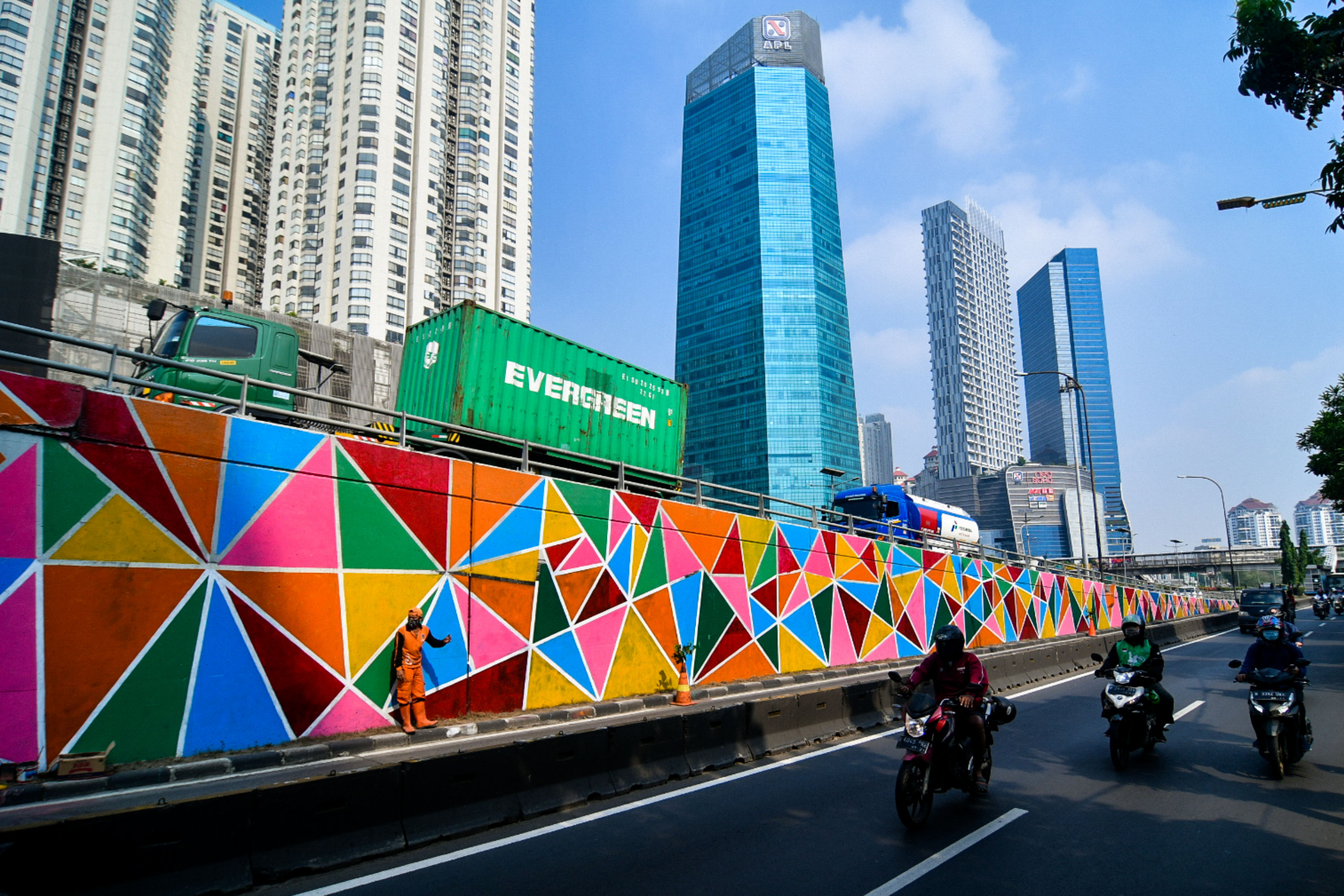 Cat Geometris Untuk Keindahan Kota