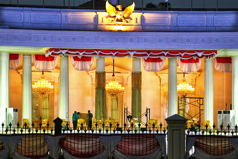 Dekorasi Istana Jelang HUT Ke-75 RI