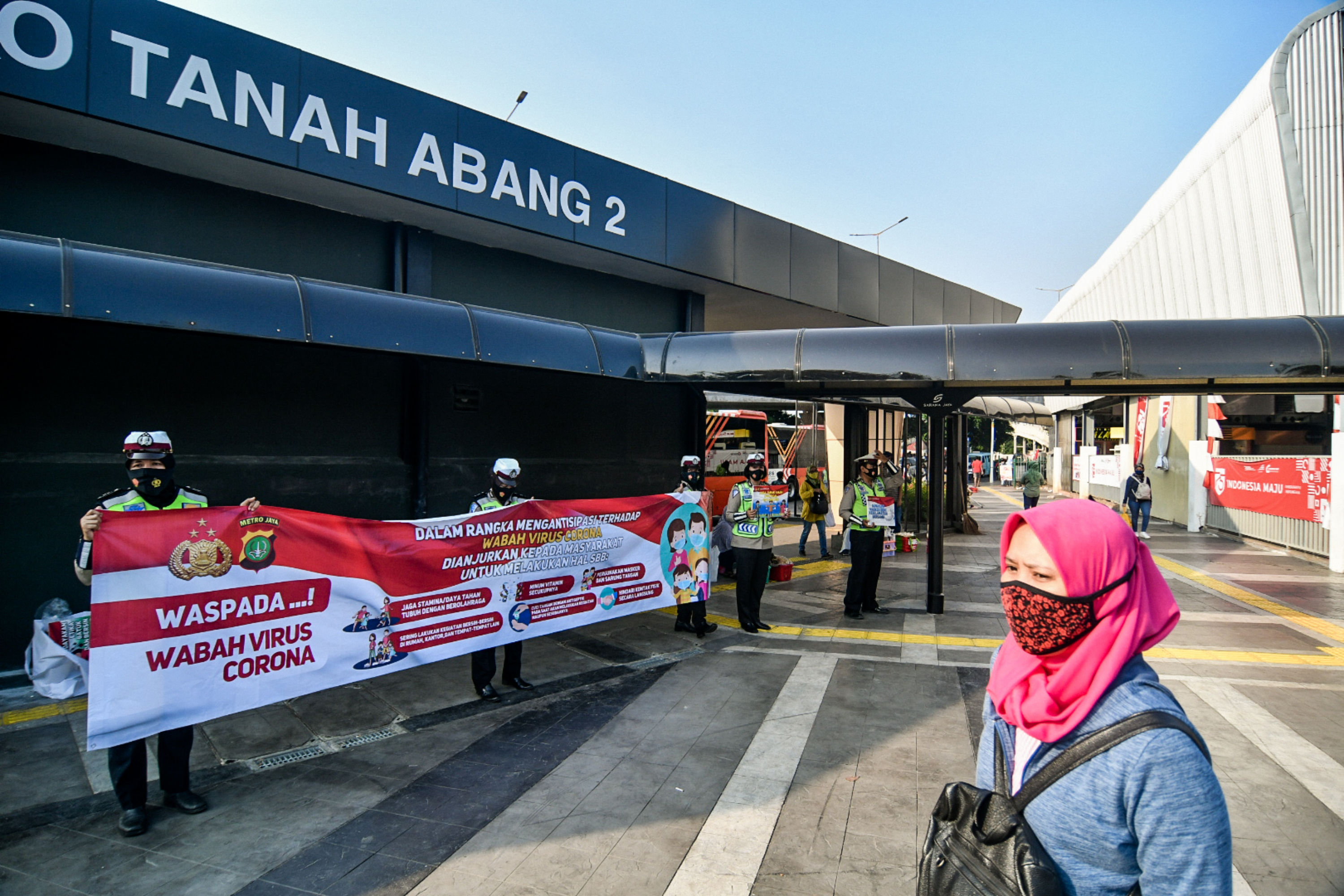  Sosialisasi Penerapan Protokol Kesehatan di Stasiun Tanah Abang
