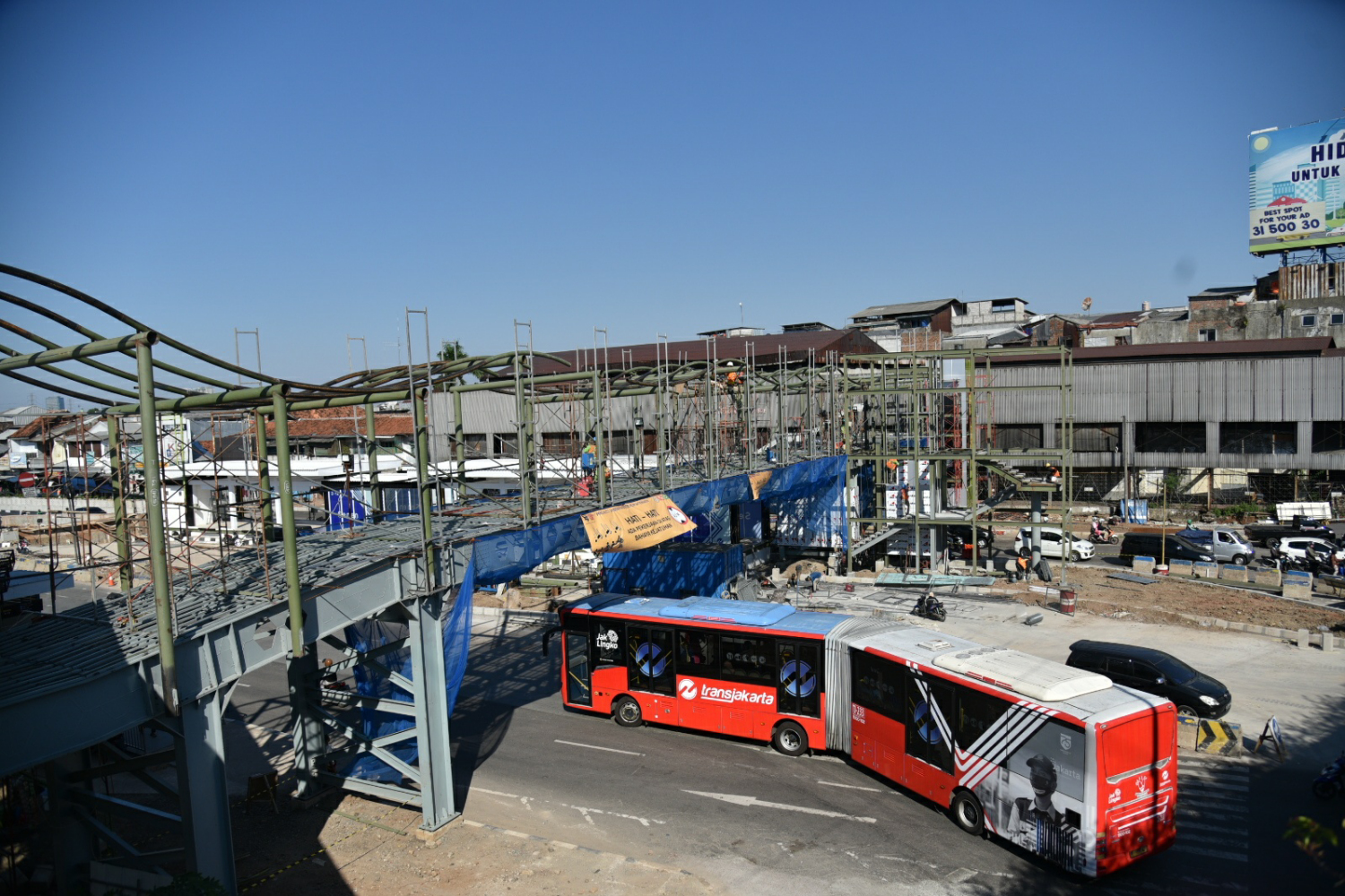 Halte Trans Jakarta Pasar Senen