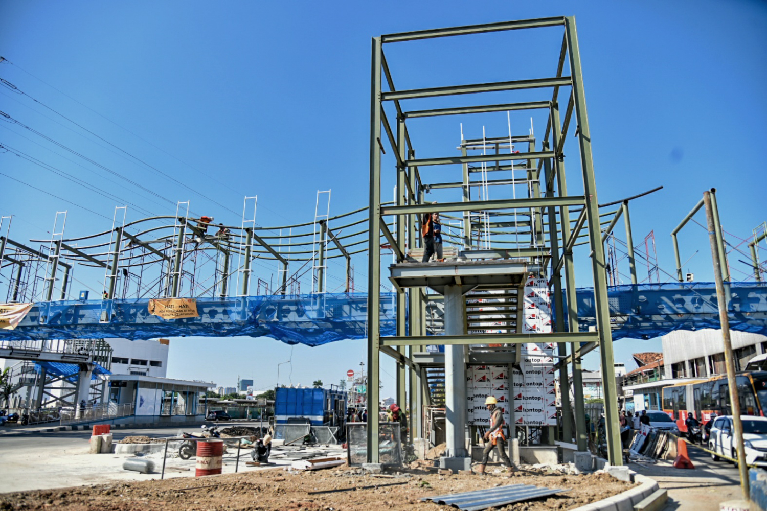 Halte Trans Jakarta Pasar Senen