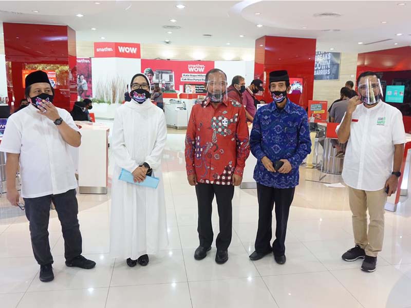Smartfren Bersama Yayasan Muslim Sinar Mas Serahkan Hewan Kurban 