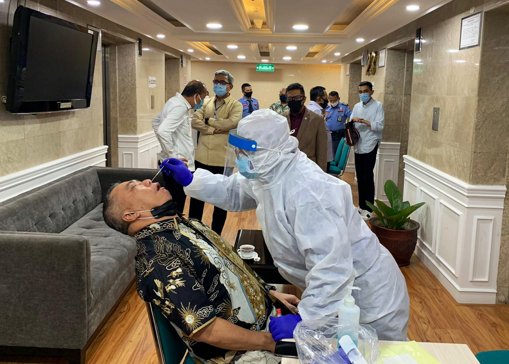 Fraksi NasDem Lakukan Swab Test Mandiri