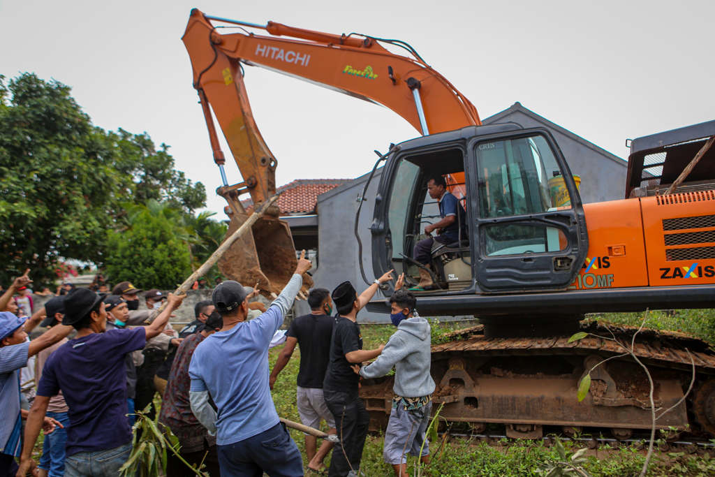 Penolakan Eksekusi Lahan Untuk Pembangunan Tol JOR II 