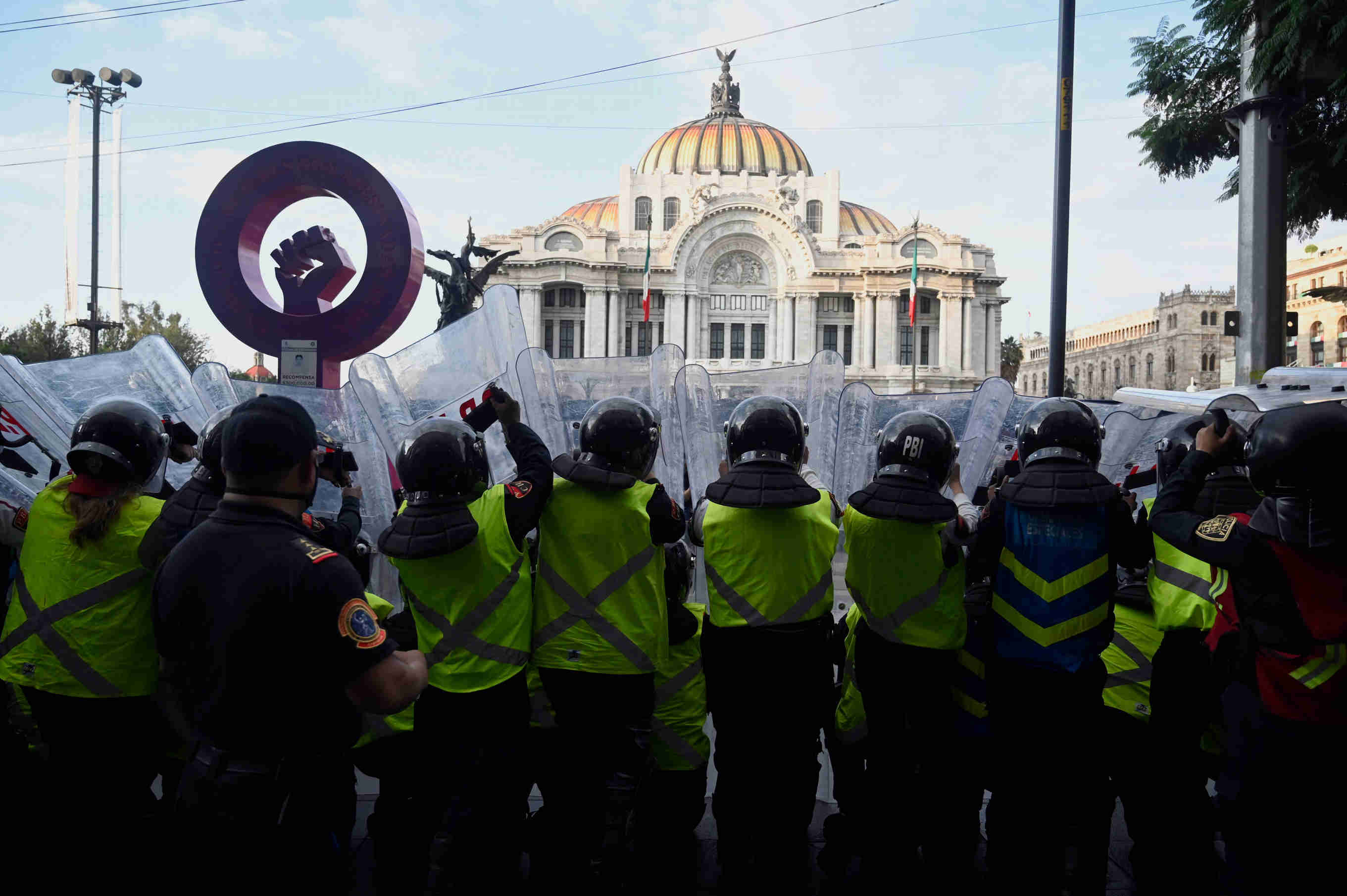 Aksi Menuntut Legalisasi Aborsi di Meksiko