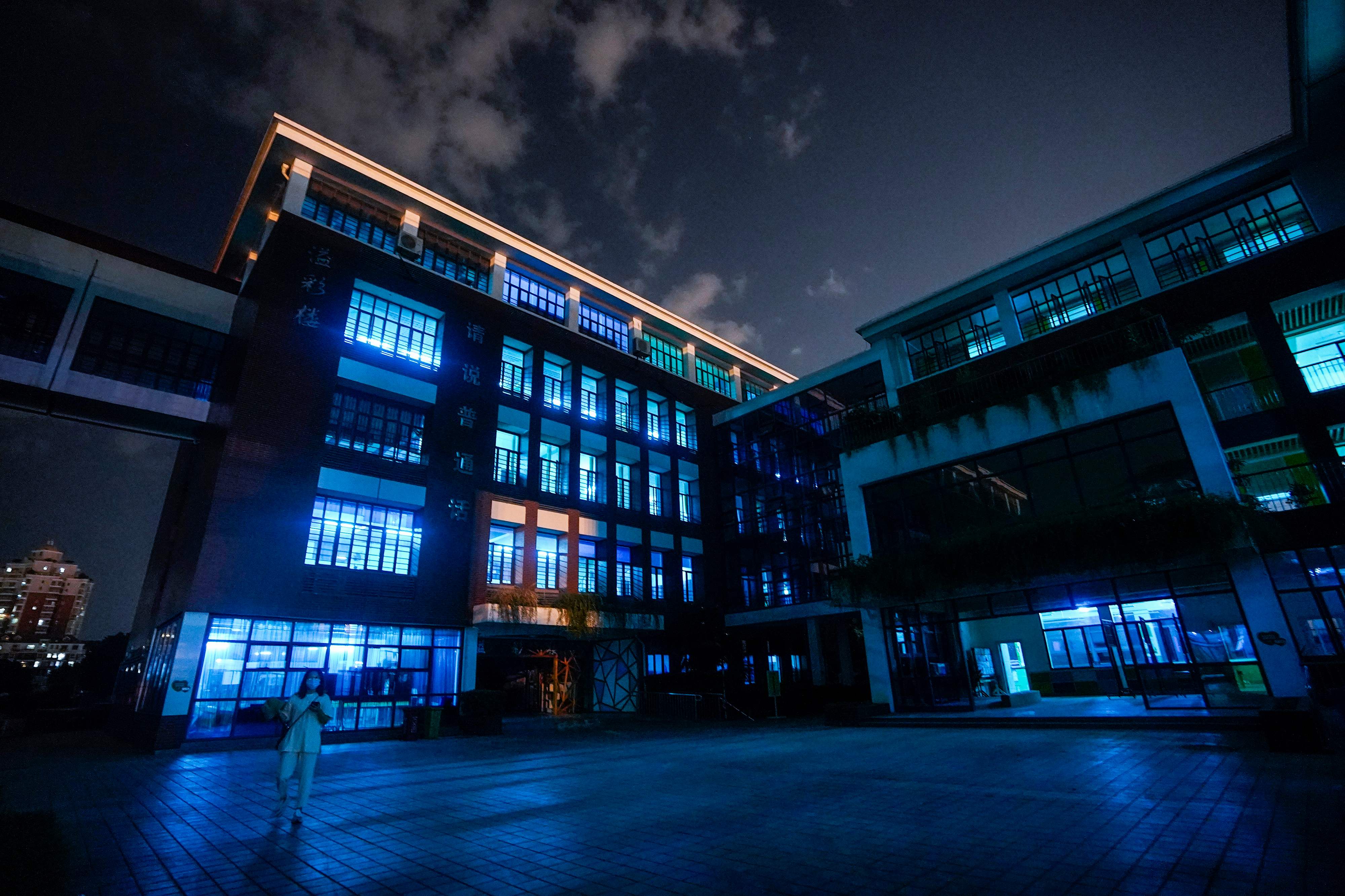 Pelajar Wuhan Kembali ke Sekolah