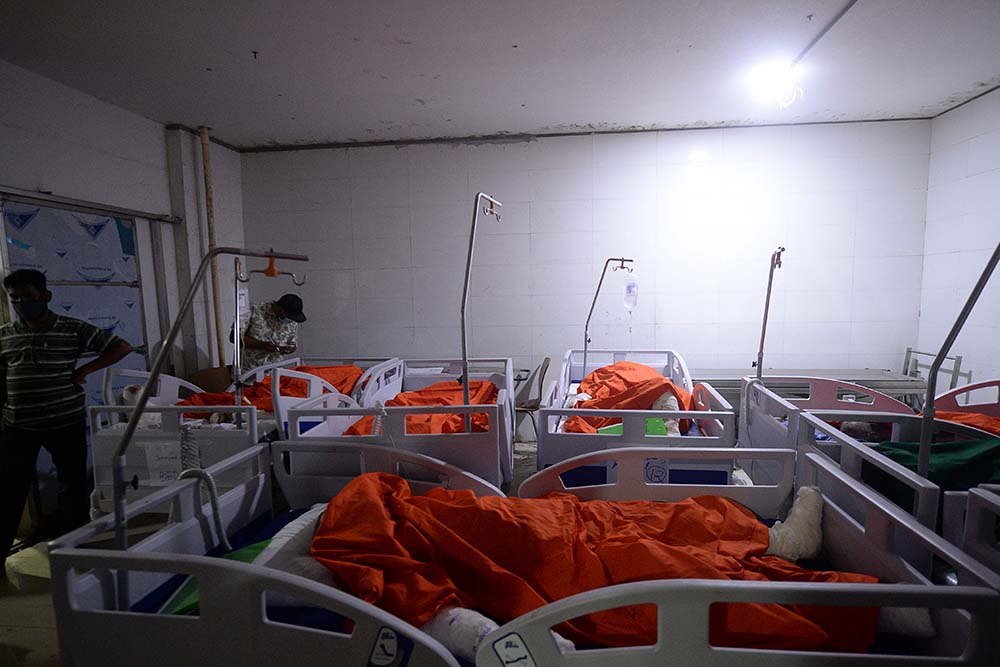 Ledakan di Masjid Bangladesh