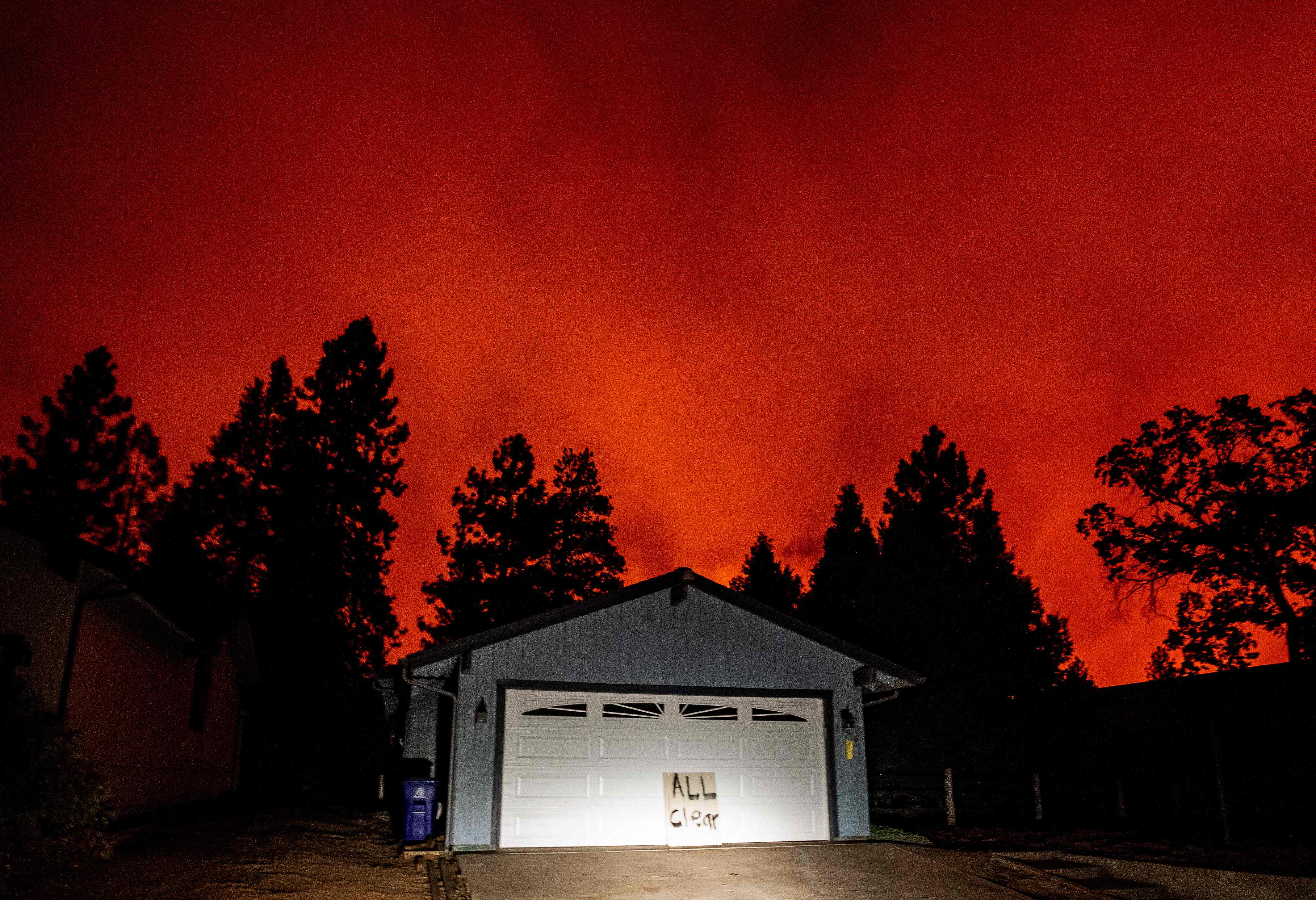 Angin Kencang Terus Ancam Kebakaran Hutan di California