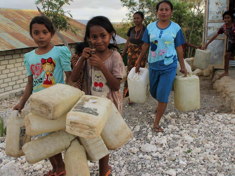 Kekurangan Air Bersih Di Pinggiran Kota Kupang