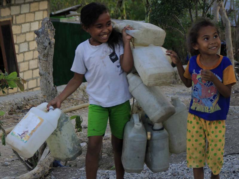 Kekurangan Air Bersih Di Pinggiran Kota Kupang