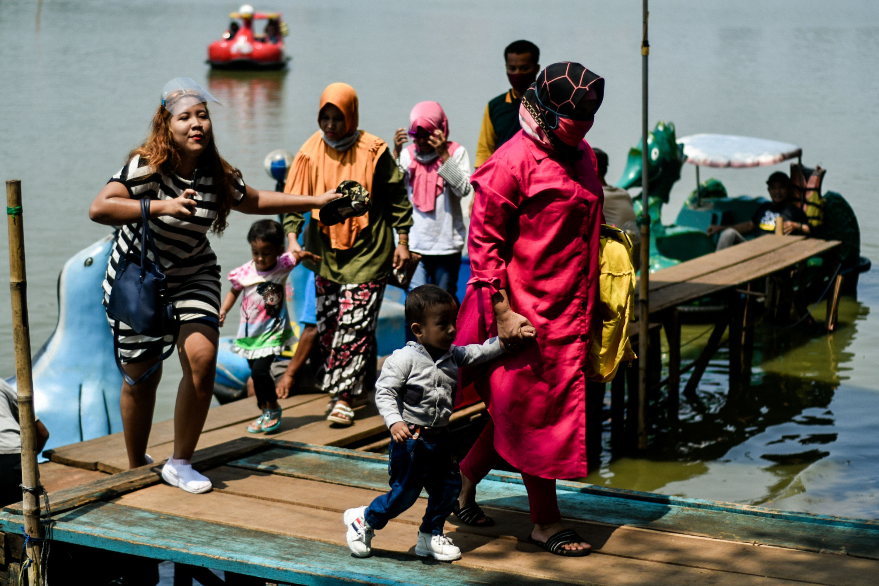 Wisata Air Setu Babakan Jelang PSBB