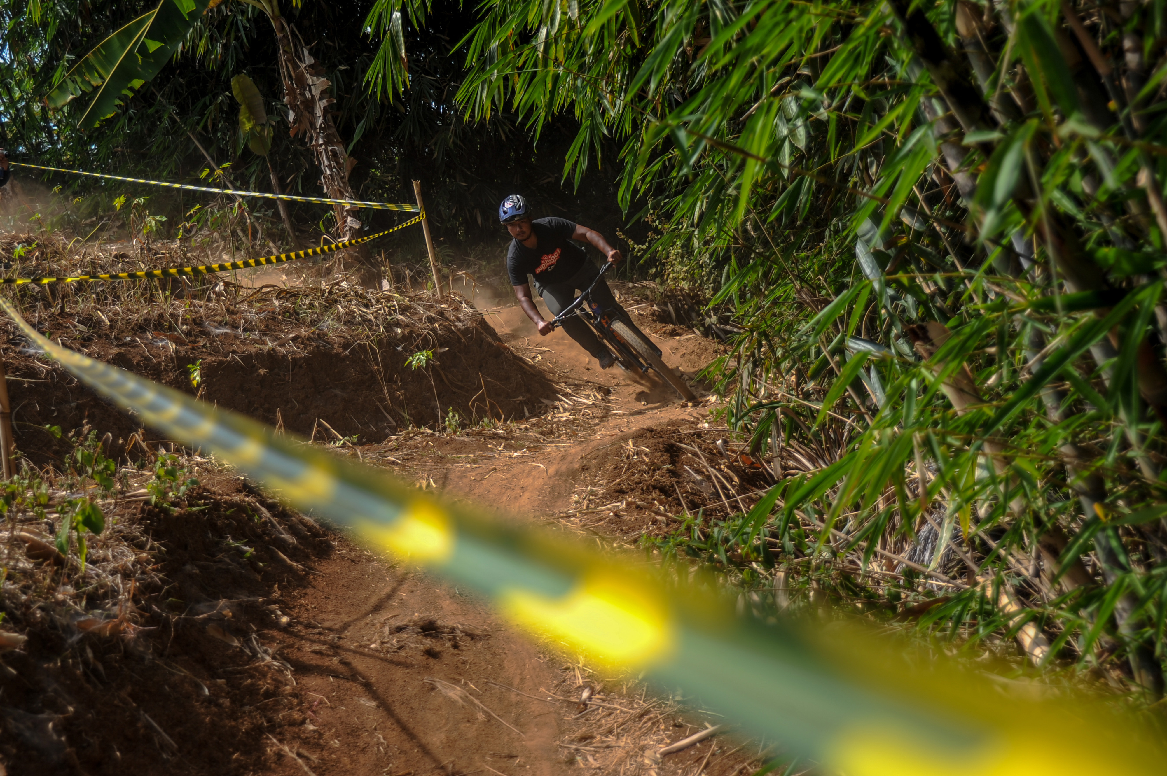 Latihan Mandiri Atlet Downhill Jabar
