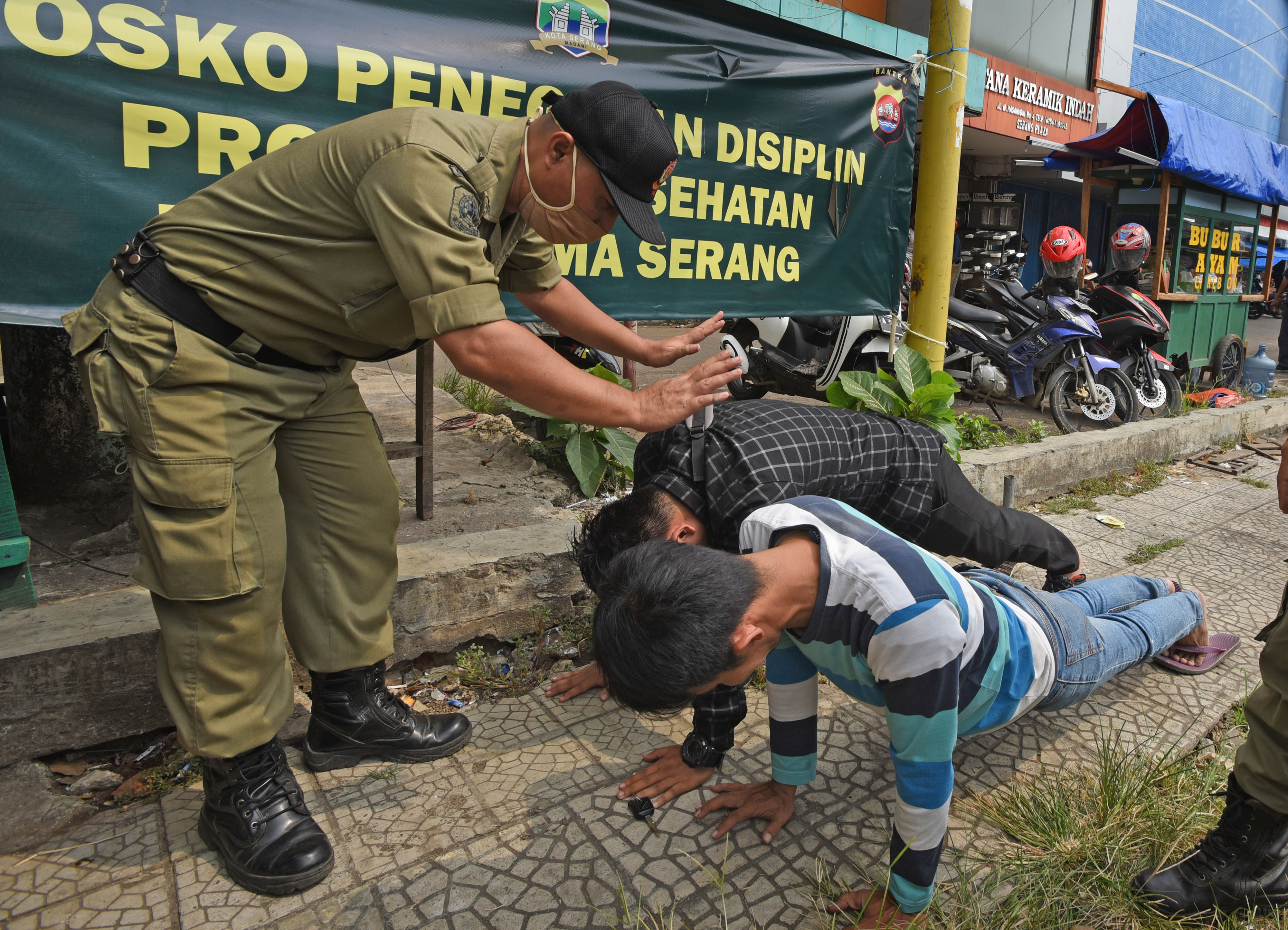 Penegakan Disiplin Protokol Kesehatan
