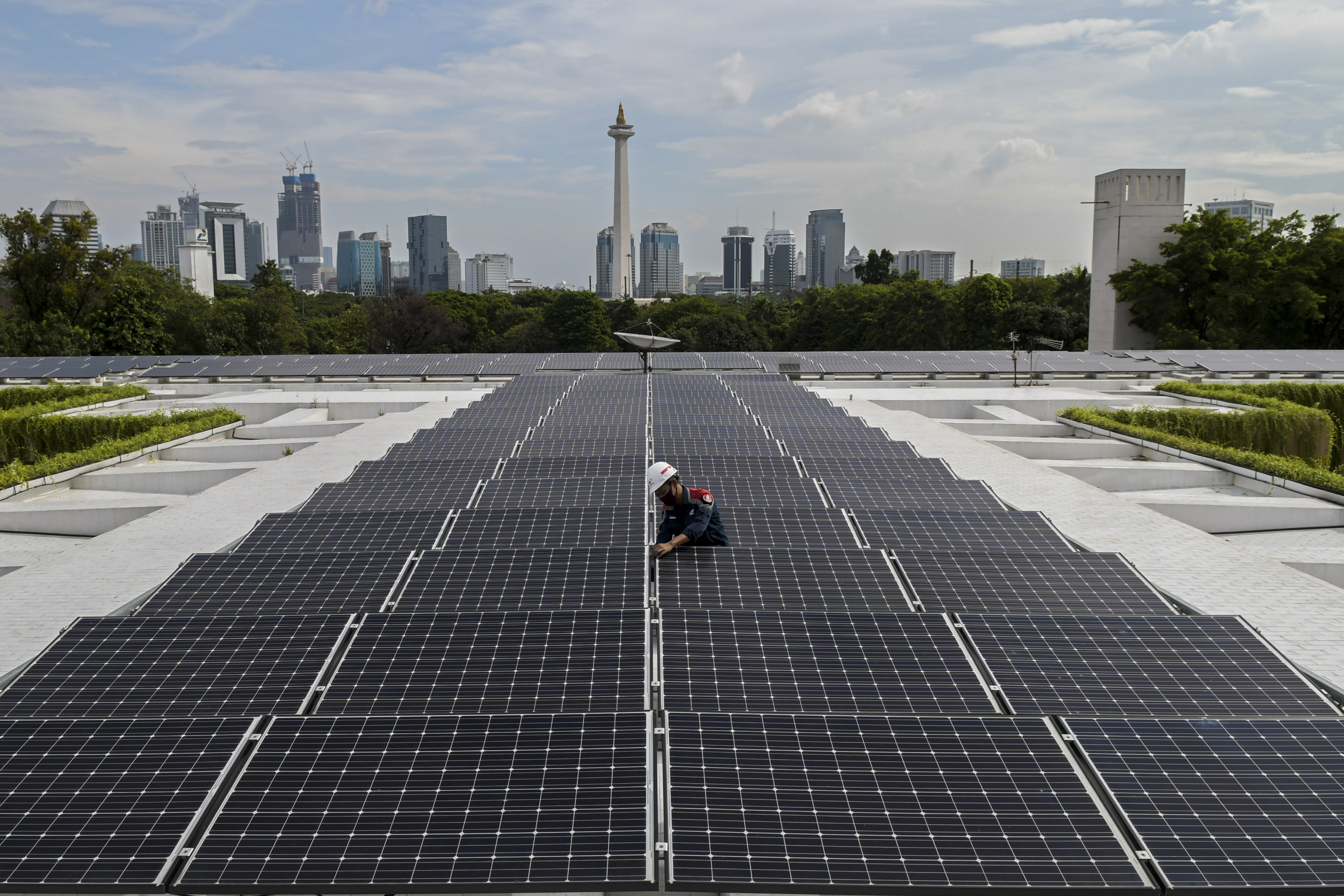 Penggunaan Panel Surya di Masjid Istiqlal