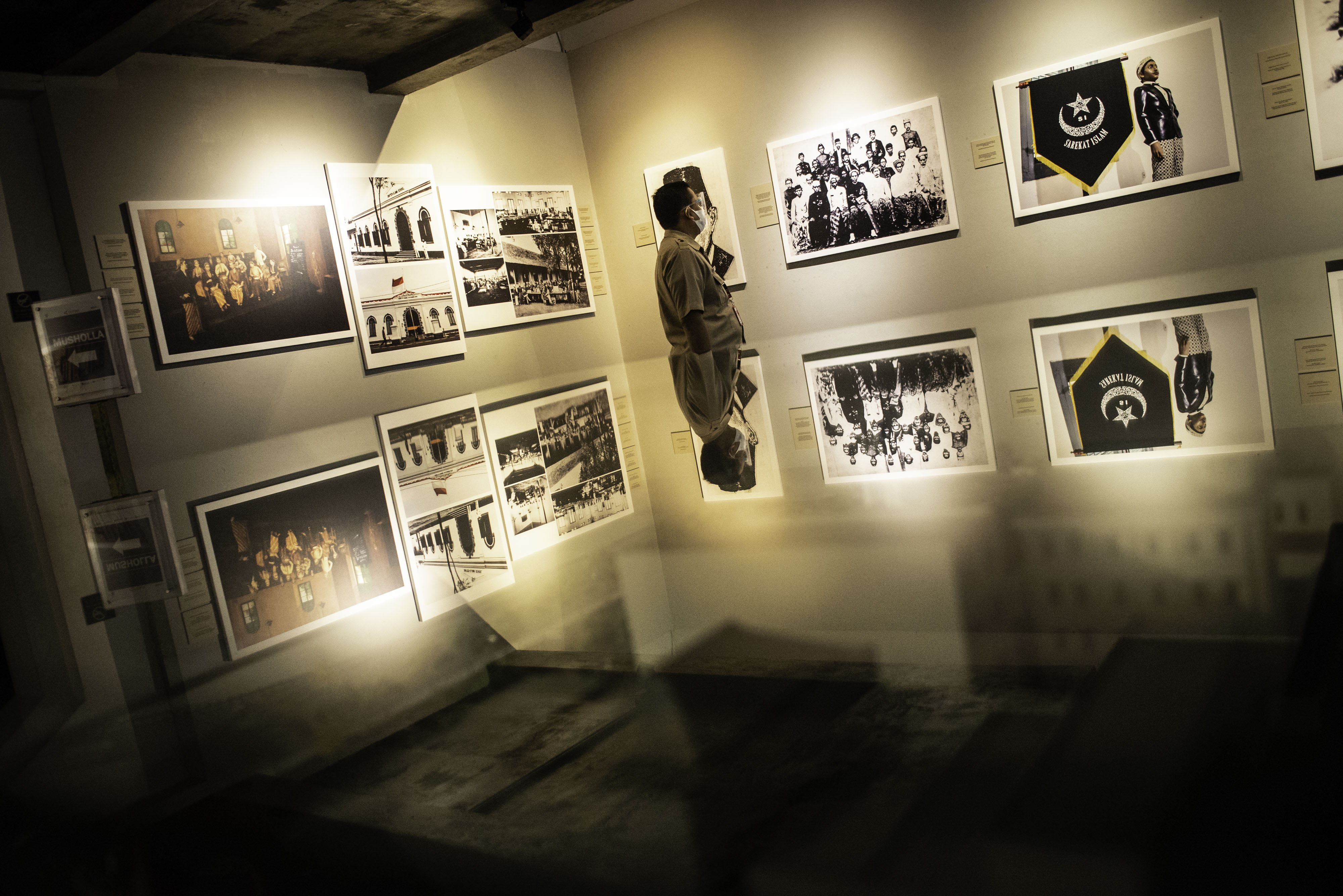 Pameran Foto dan Grafis Indonesia Bergerak