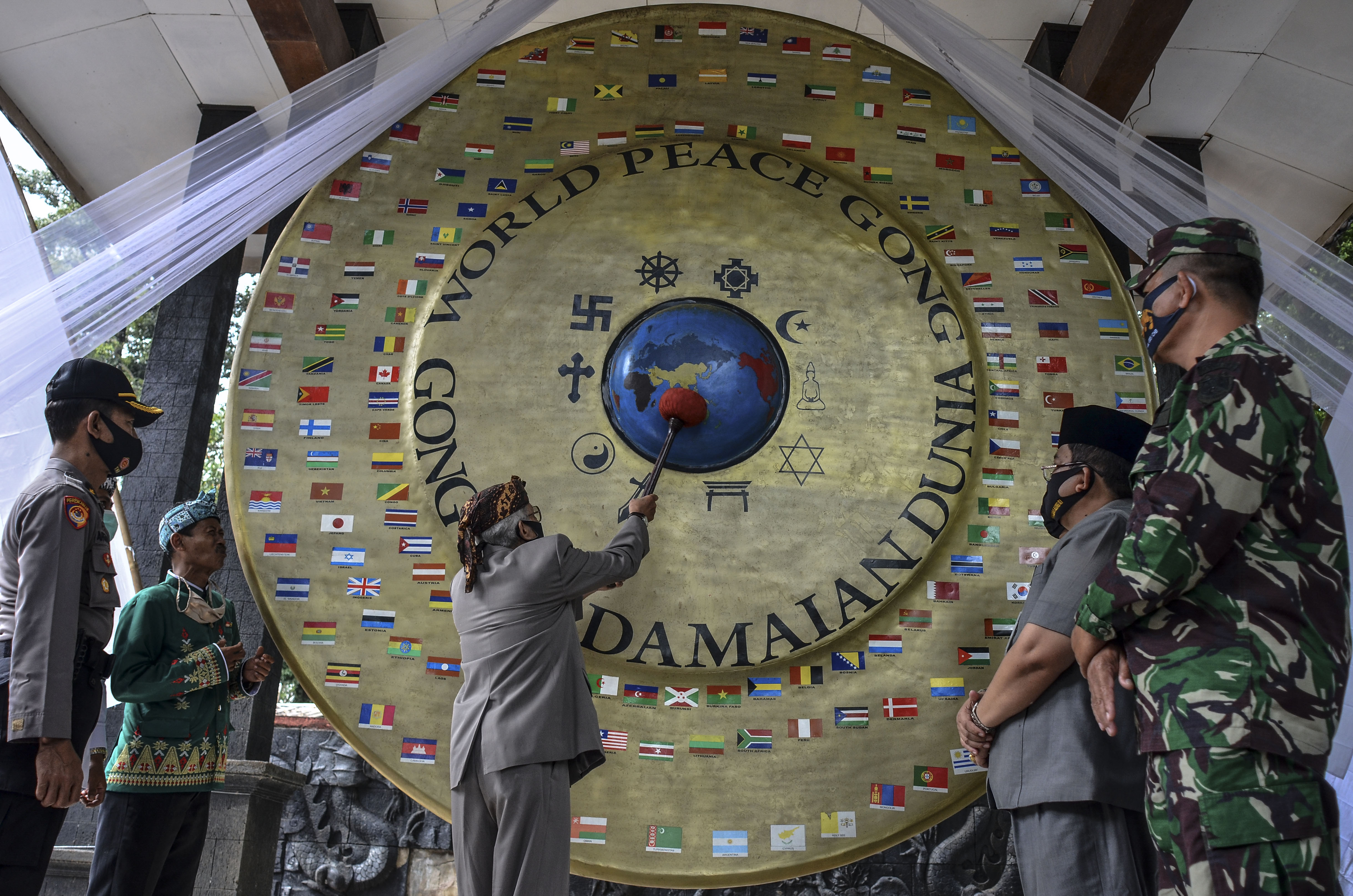 Perayaan Gong Perdamaian Dunia