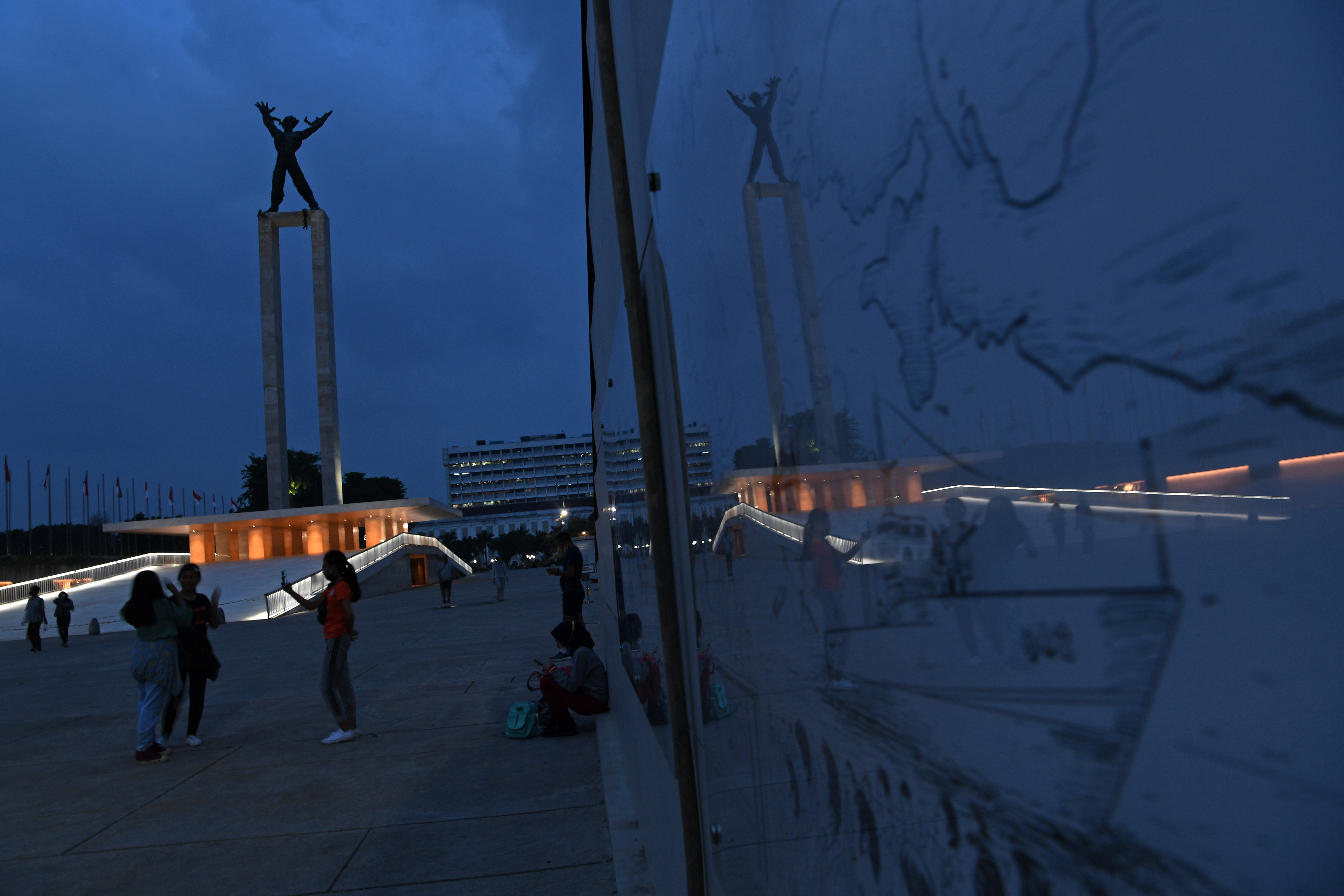 Penutupan Kembali Ruang Publik di Jakarta