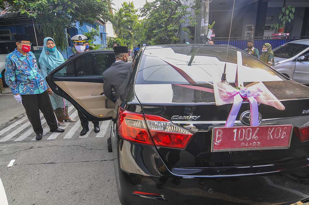 Mobil Dinas Pemkot Untuk Pernikahan Warga