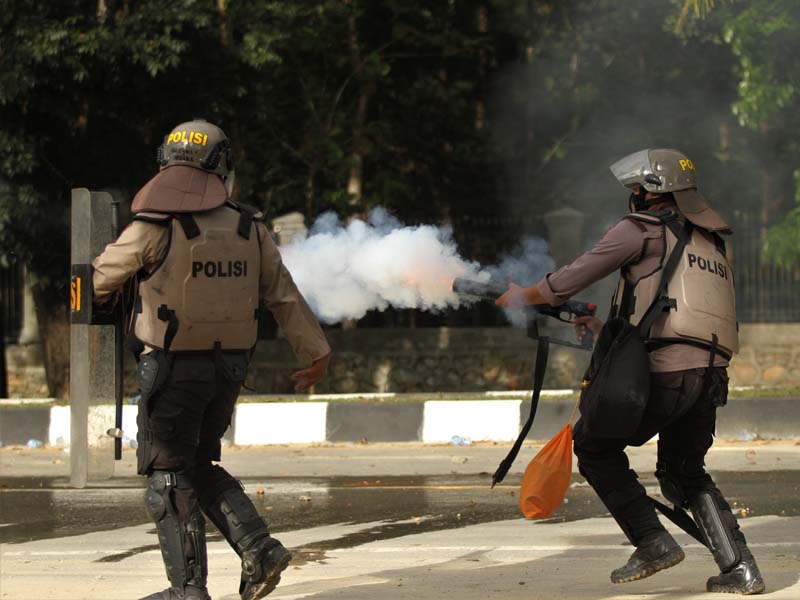 Unjuk Rasa Berakhir Bentrok Dengan Aparat 