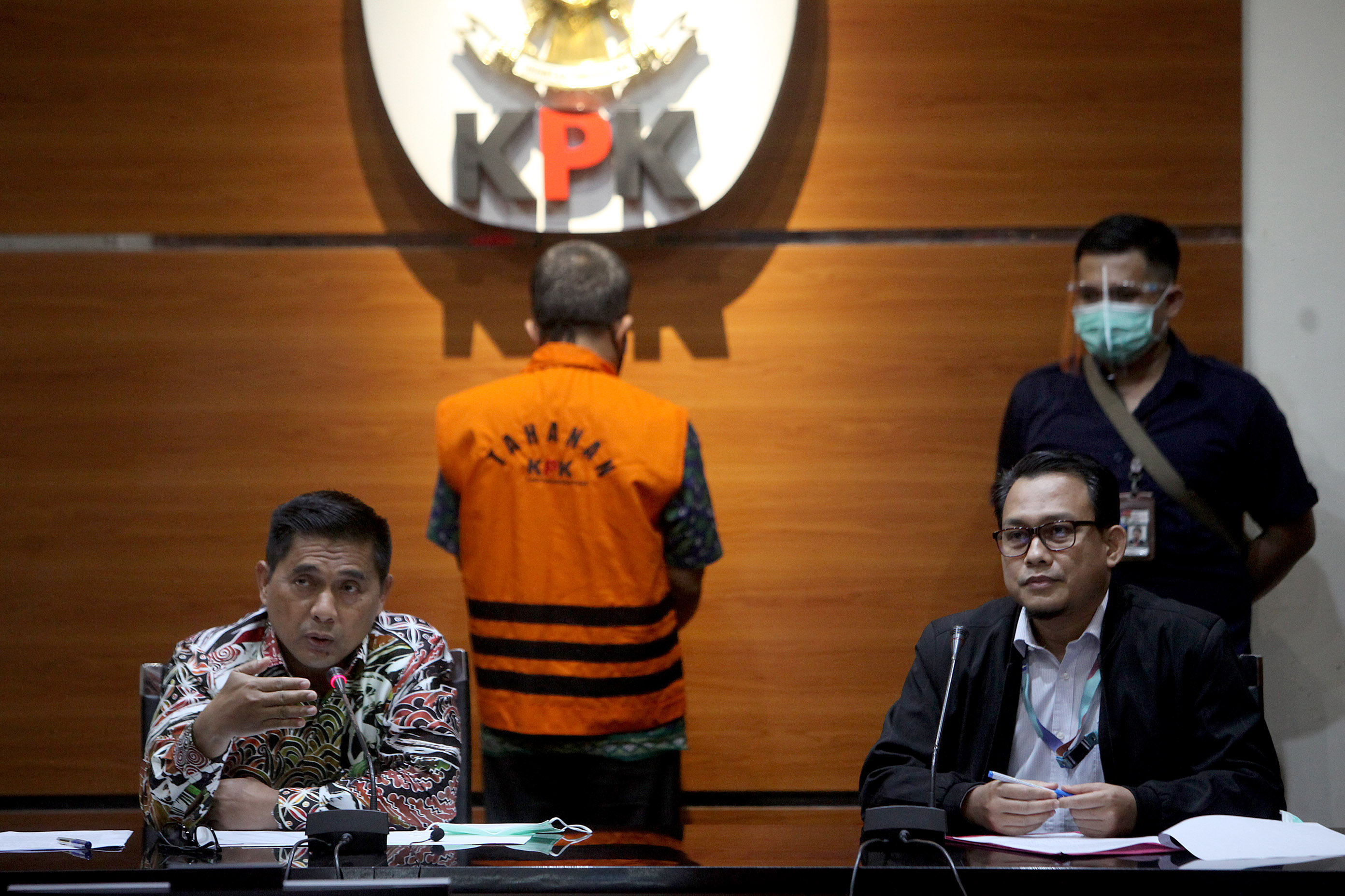 KPK Tahan Heri Tantan Sumaryana