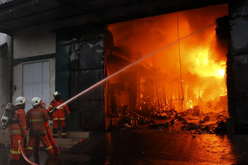 Kebakaran Gudang Mesin Jahit