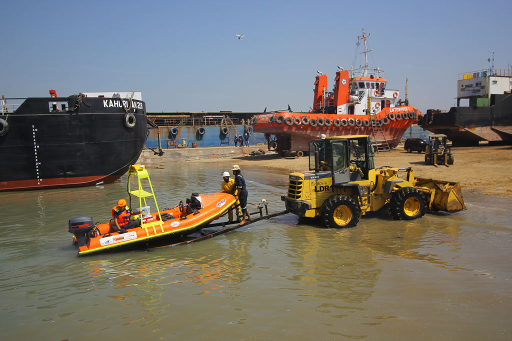Uji Coba Kapal I-boat ITS